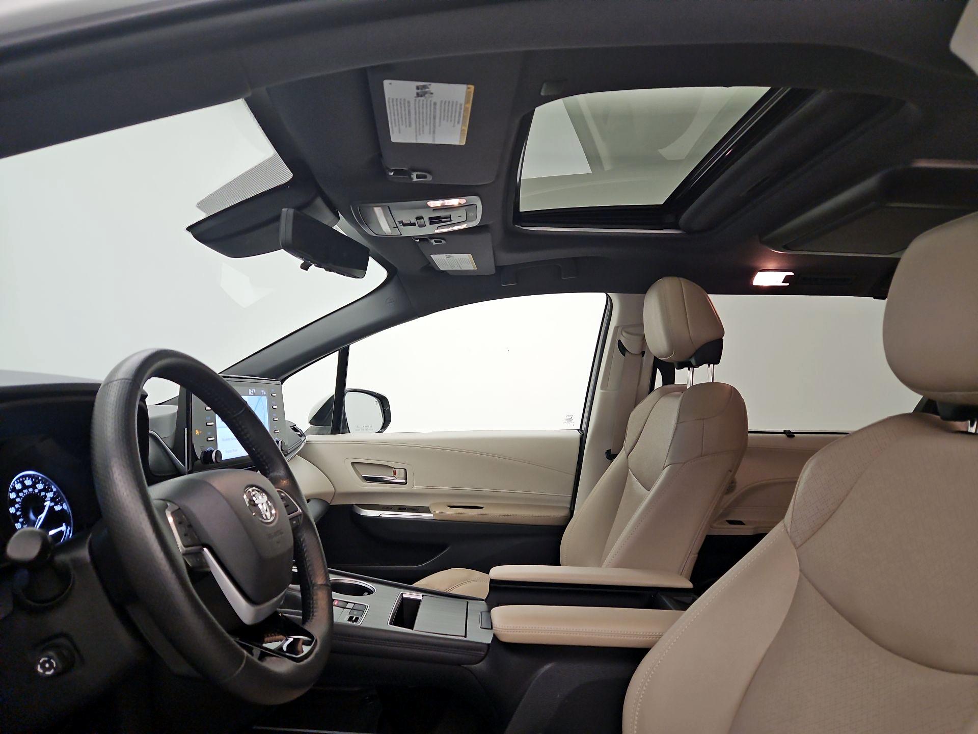 Thumbnail: 2021 Toyota Sienna - 20