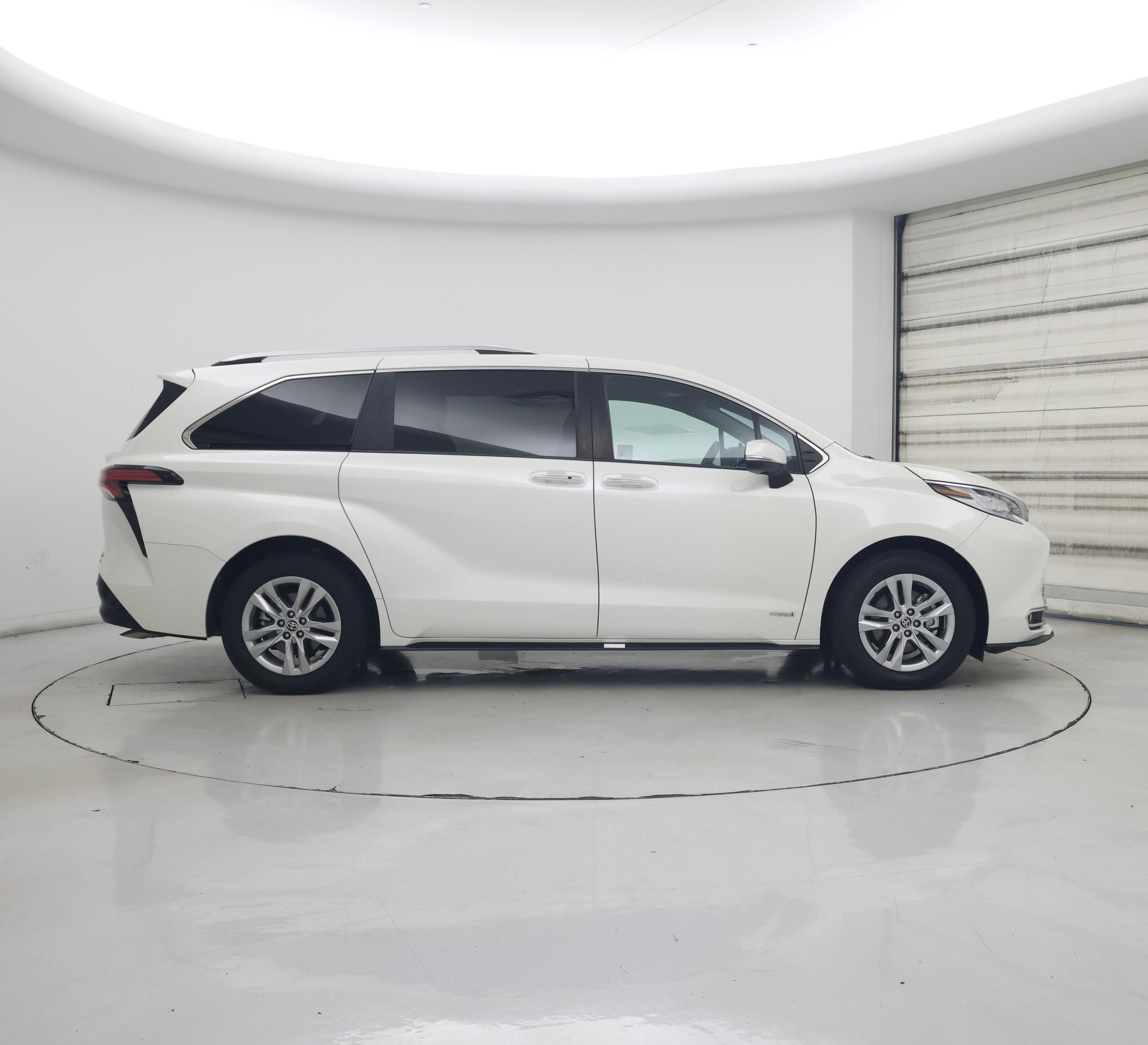 Thumbnail: 2021 Toyota Sienna - 7