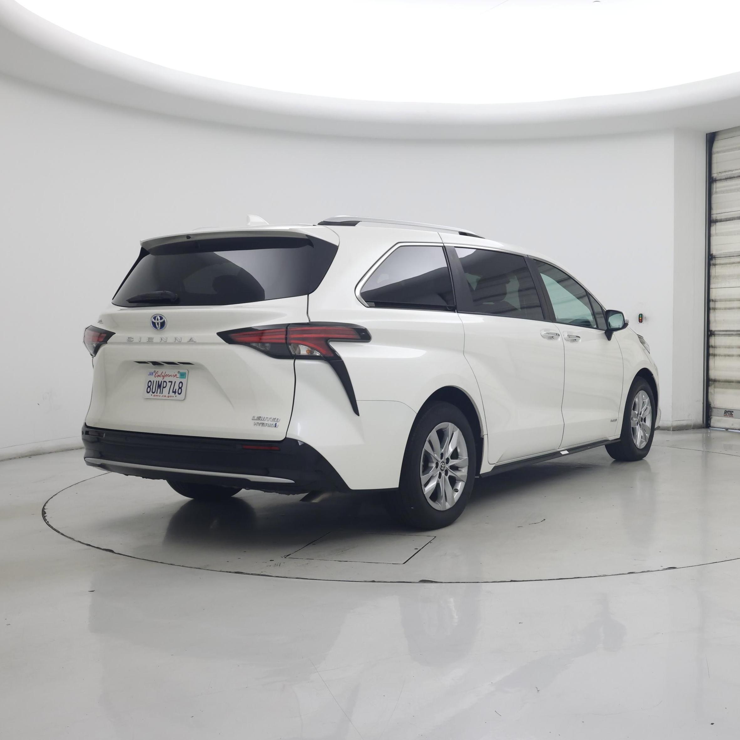 Thumbnail: 2021 Toyota Sienna - 8