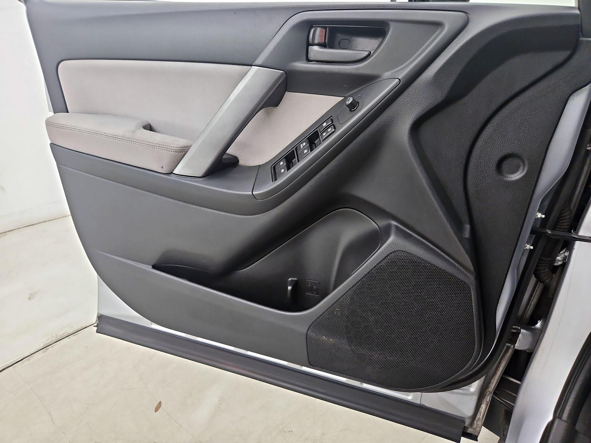 Thumbnail: 2014 Subaru Forester - 12