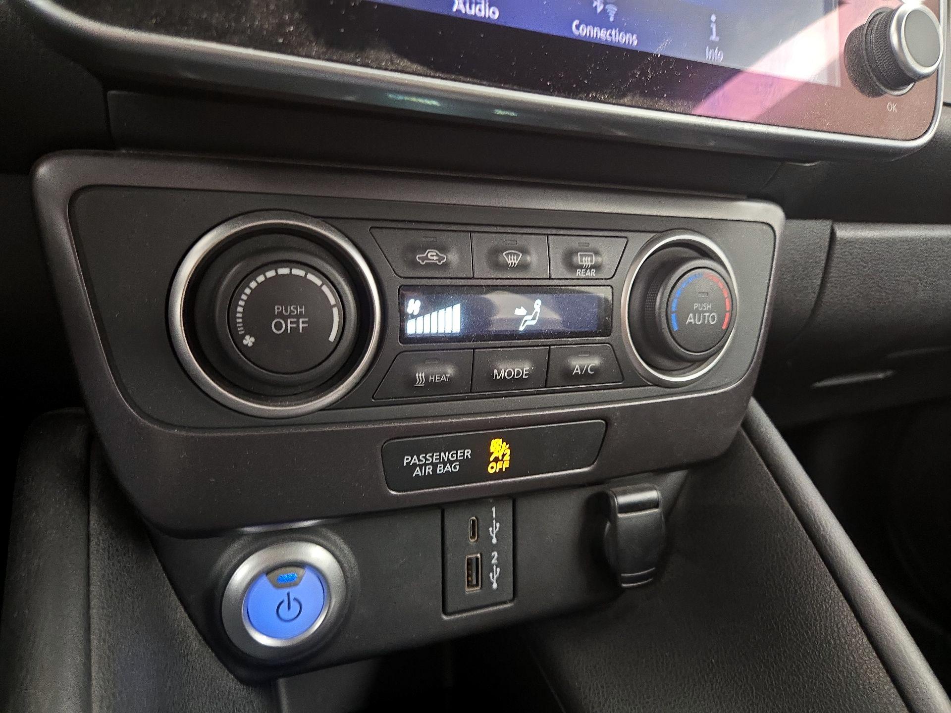 Thumbnail: 2020 Nissan Leaf - 16