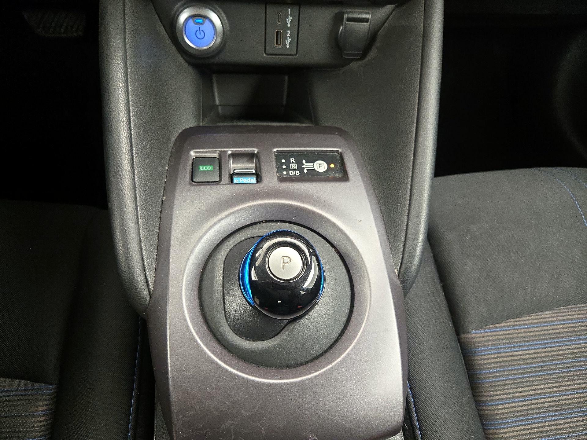 Thumbnail: 2020 Nissan Leaf - 17
