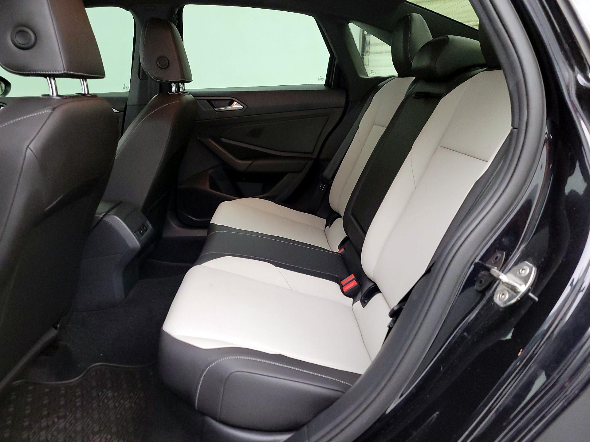 Thumbnail: 2019 Volkswagen Jetta - 20