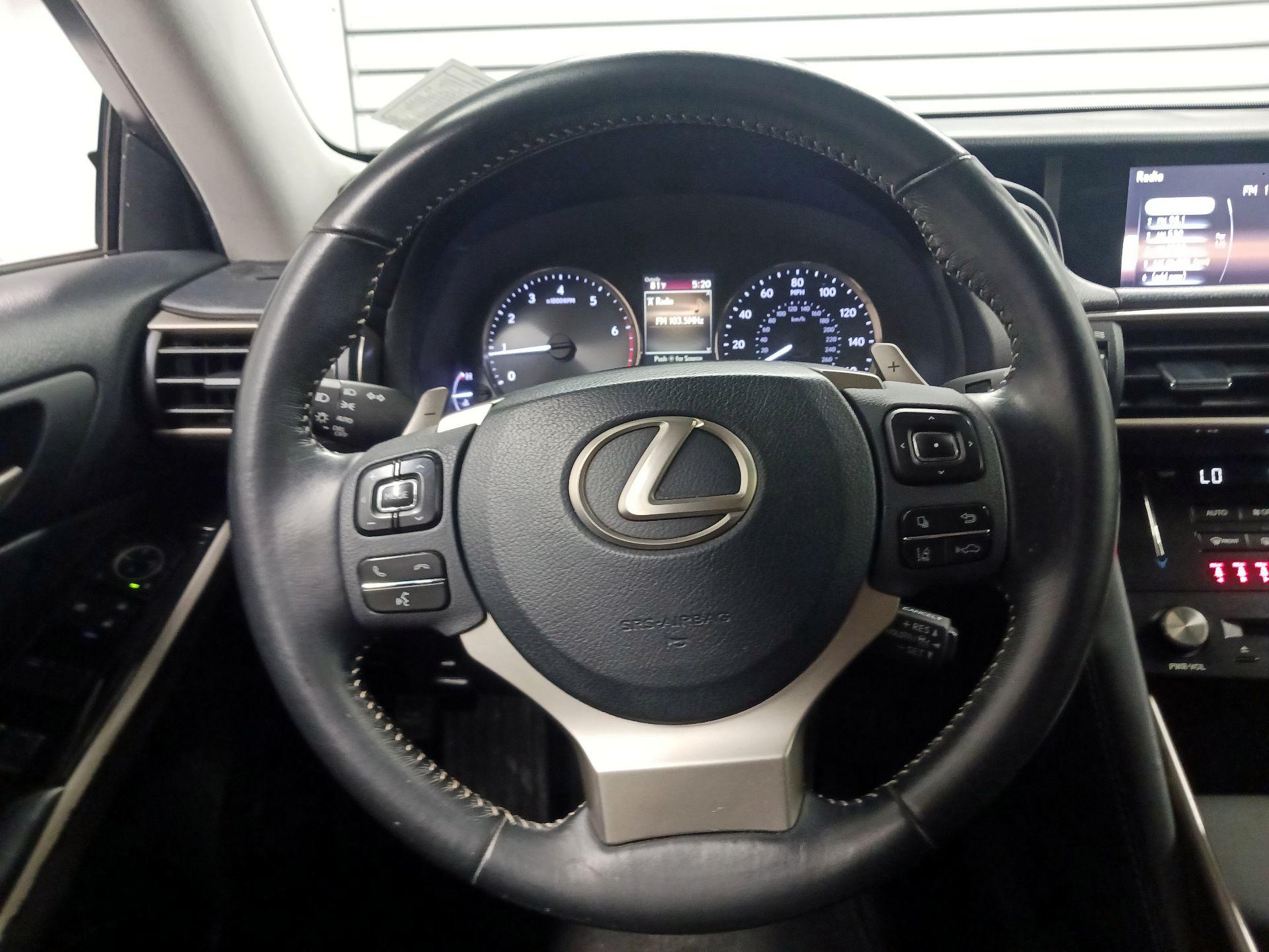 Thumbnail: 2018 Lexus IS - 10