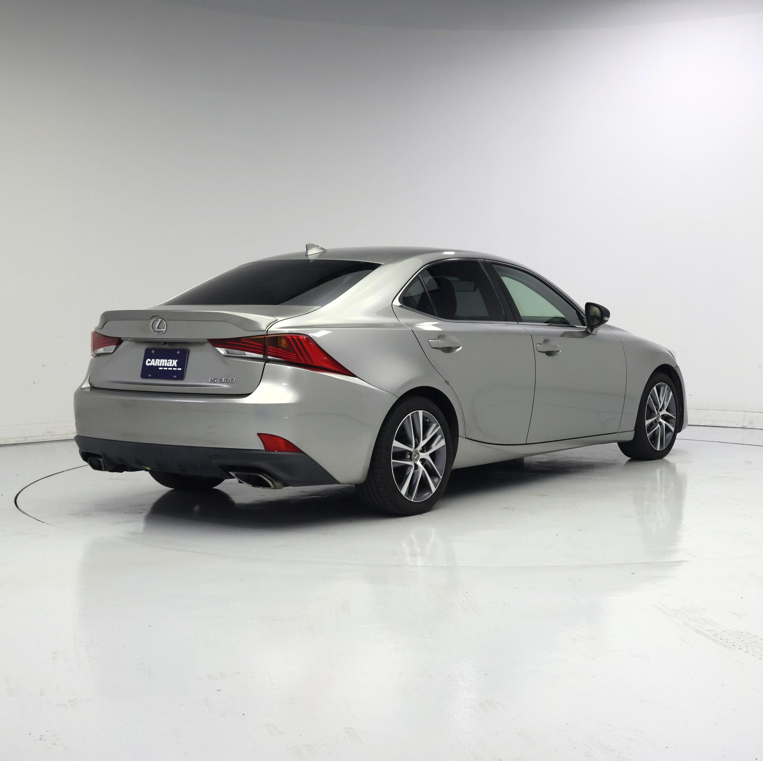 Thumbnail: 2018 Lexus IS - 8