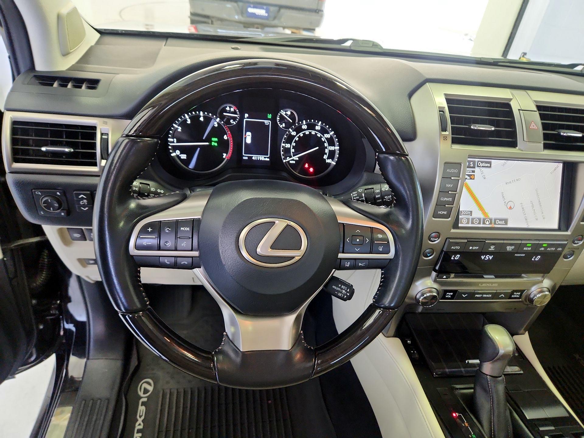 Thumbnail: 2021 Lexus GX - 10