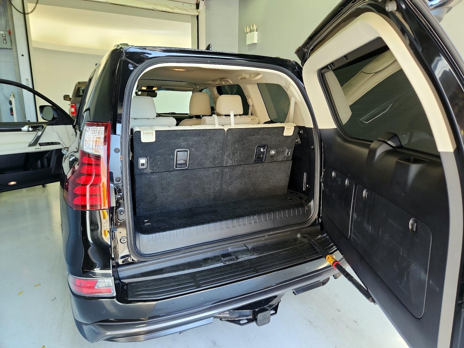 2021 Lexus GX PREMIUM - Photo 23