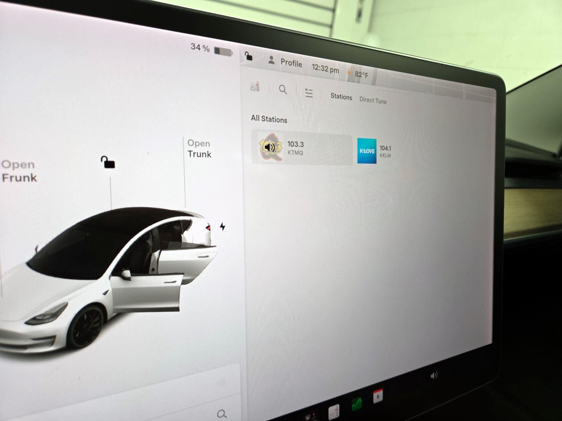 Thumbnail: 2022 Tesla Model 3 - 15