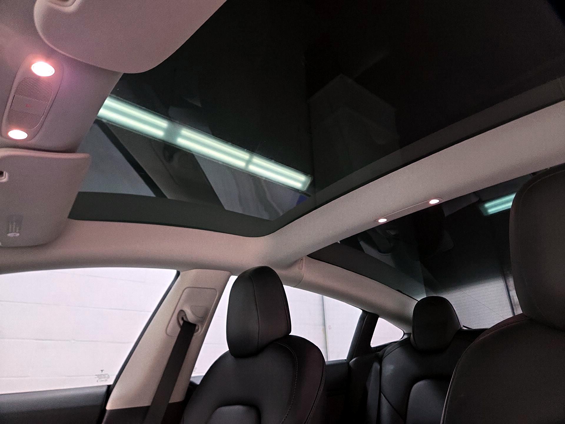 Thumbnail: 2022 Tesla Model 3 - 19