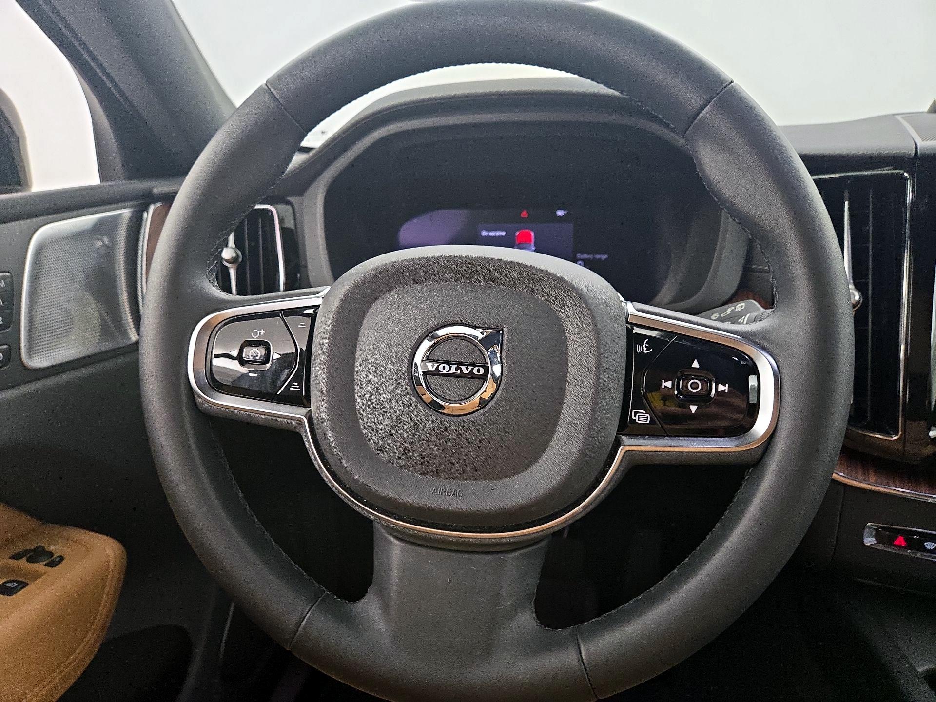 Thumbnail: 2024 Volvo XC60 - 10