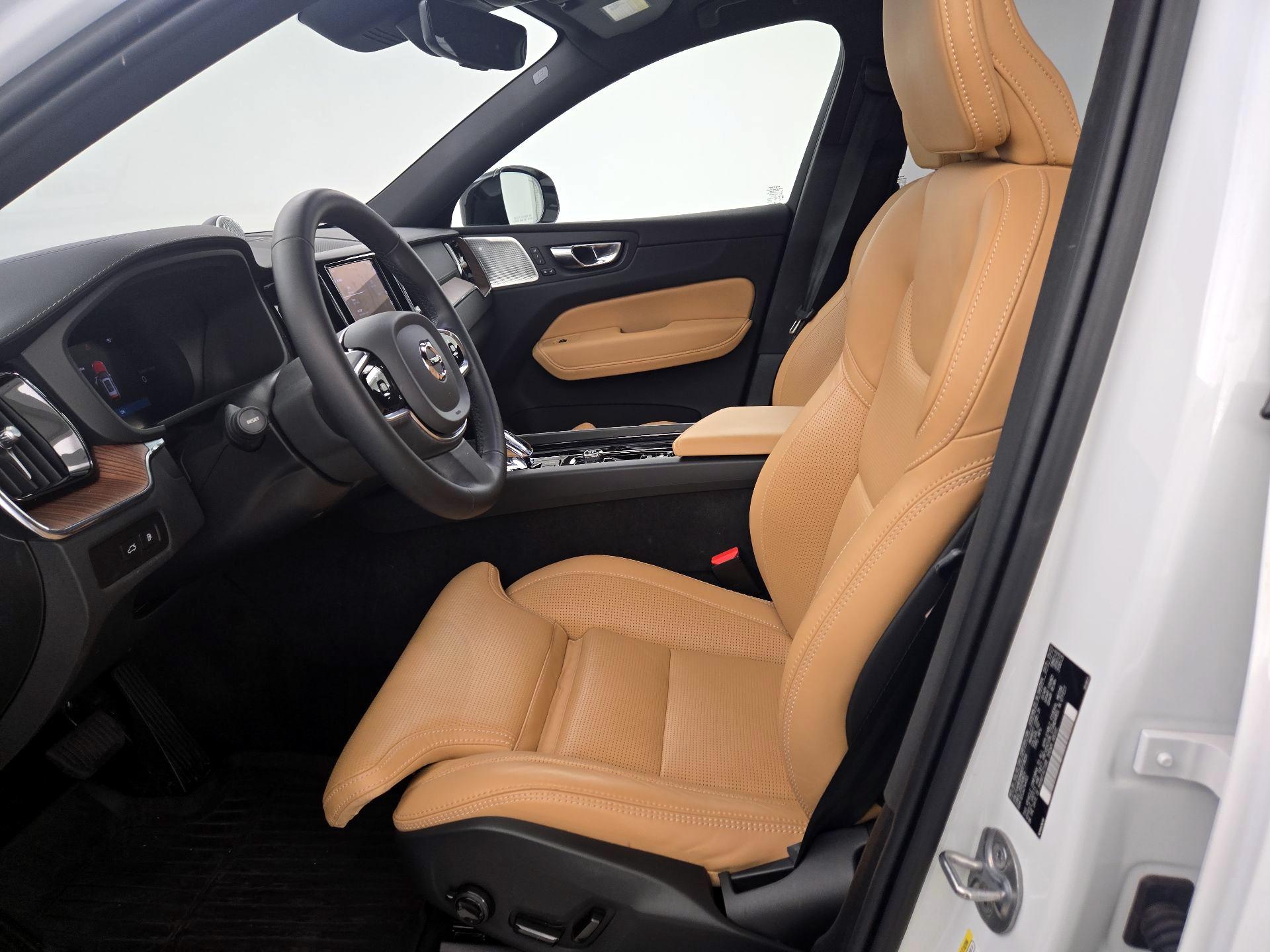 Thumbnail: 2024 Volvo XC60 - 11