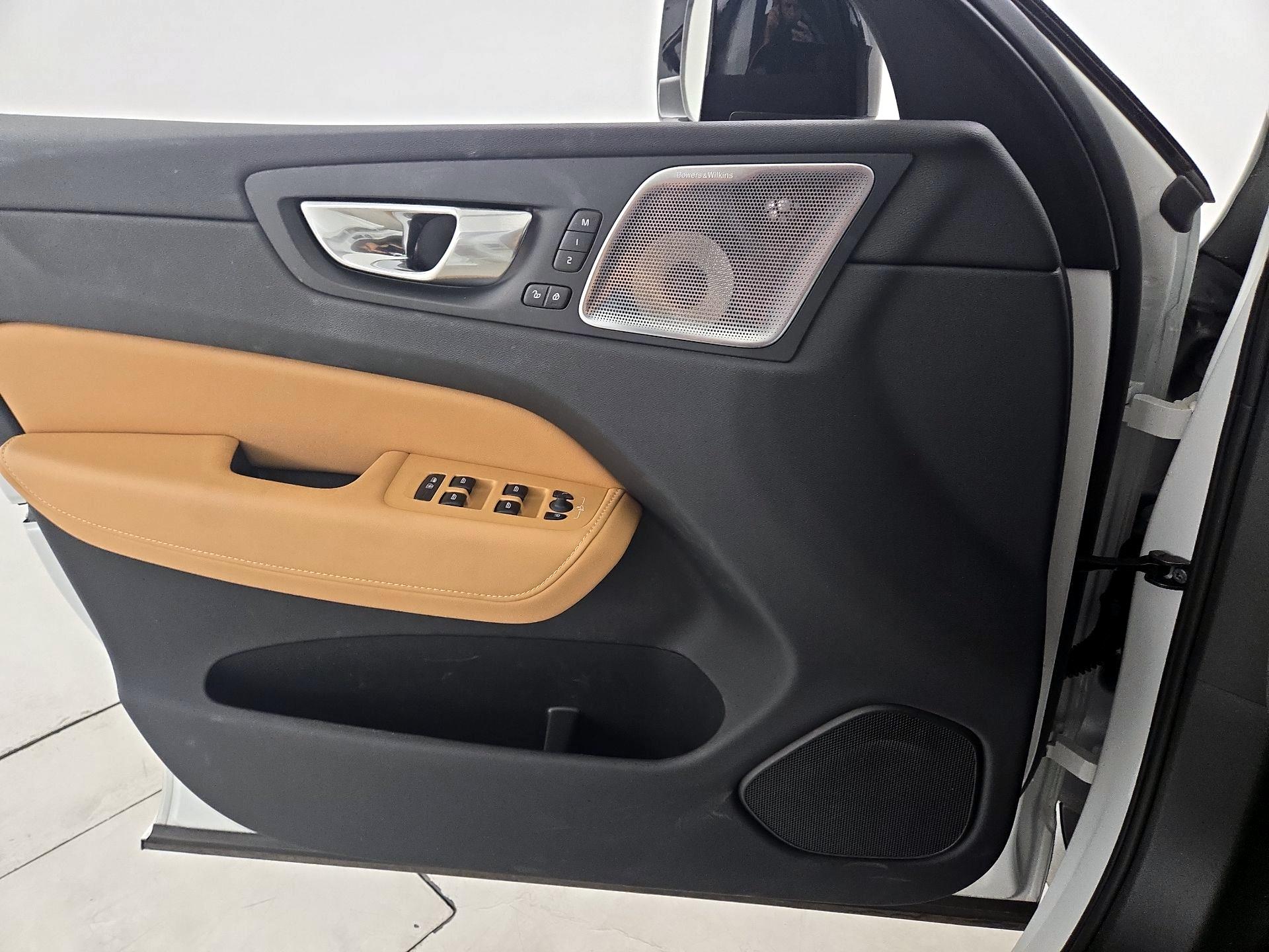 Thumbnail: 2024 Volvo XC60 - 12
