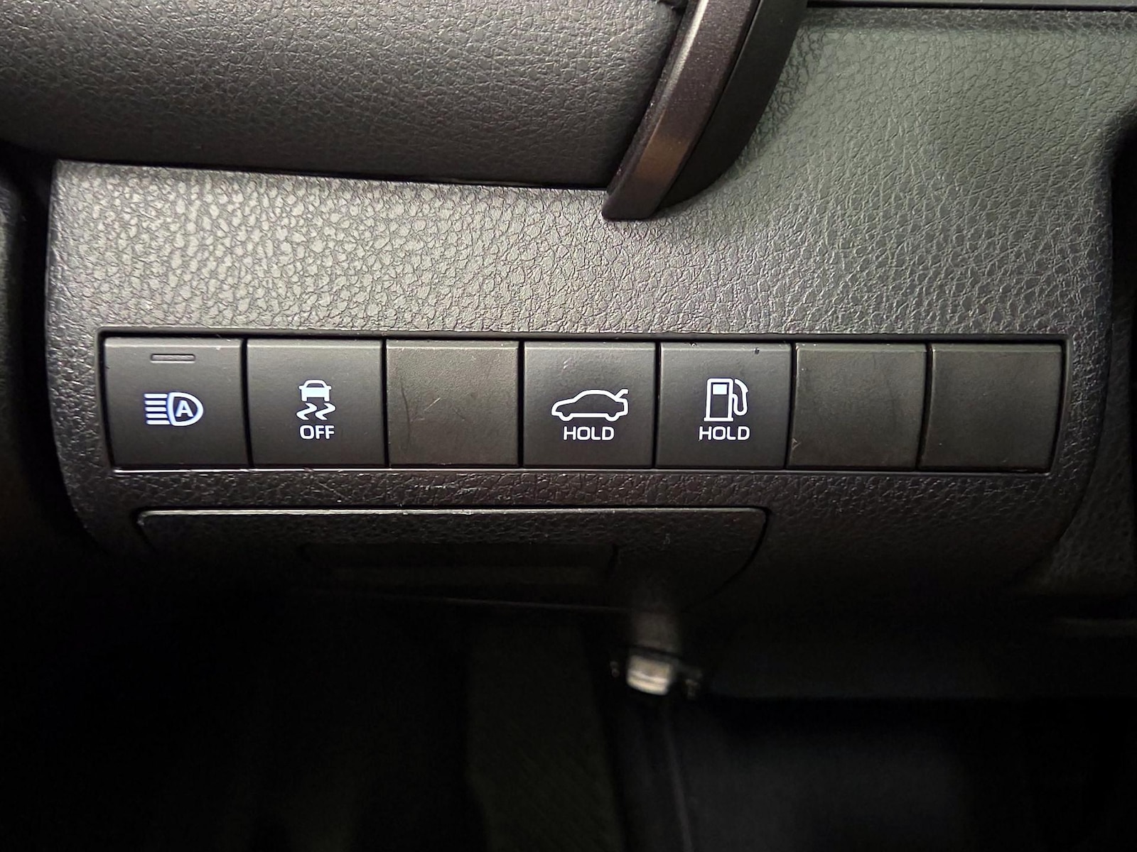 2020 Toyota Camry SE - Photo 14