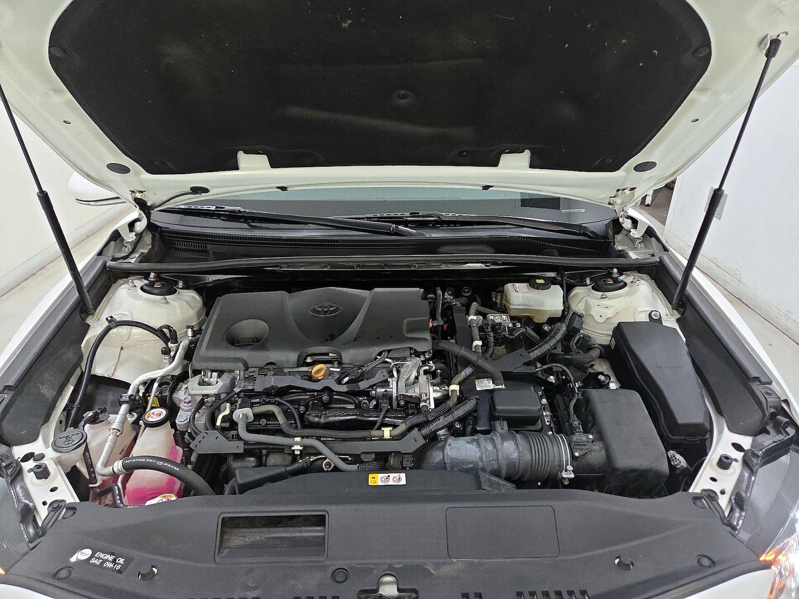 2020 Toyota Camry SE - Photo 22