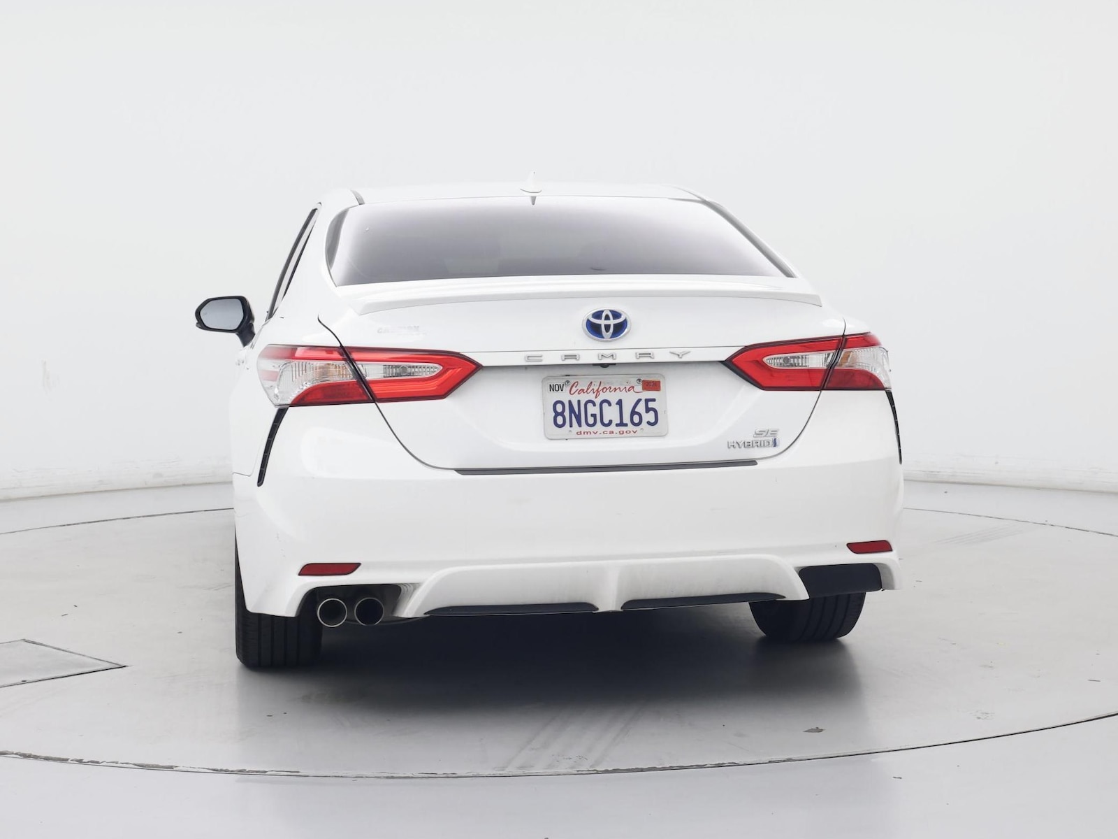 2020 Toyota Camry SE - Photo 7