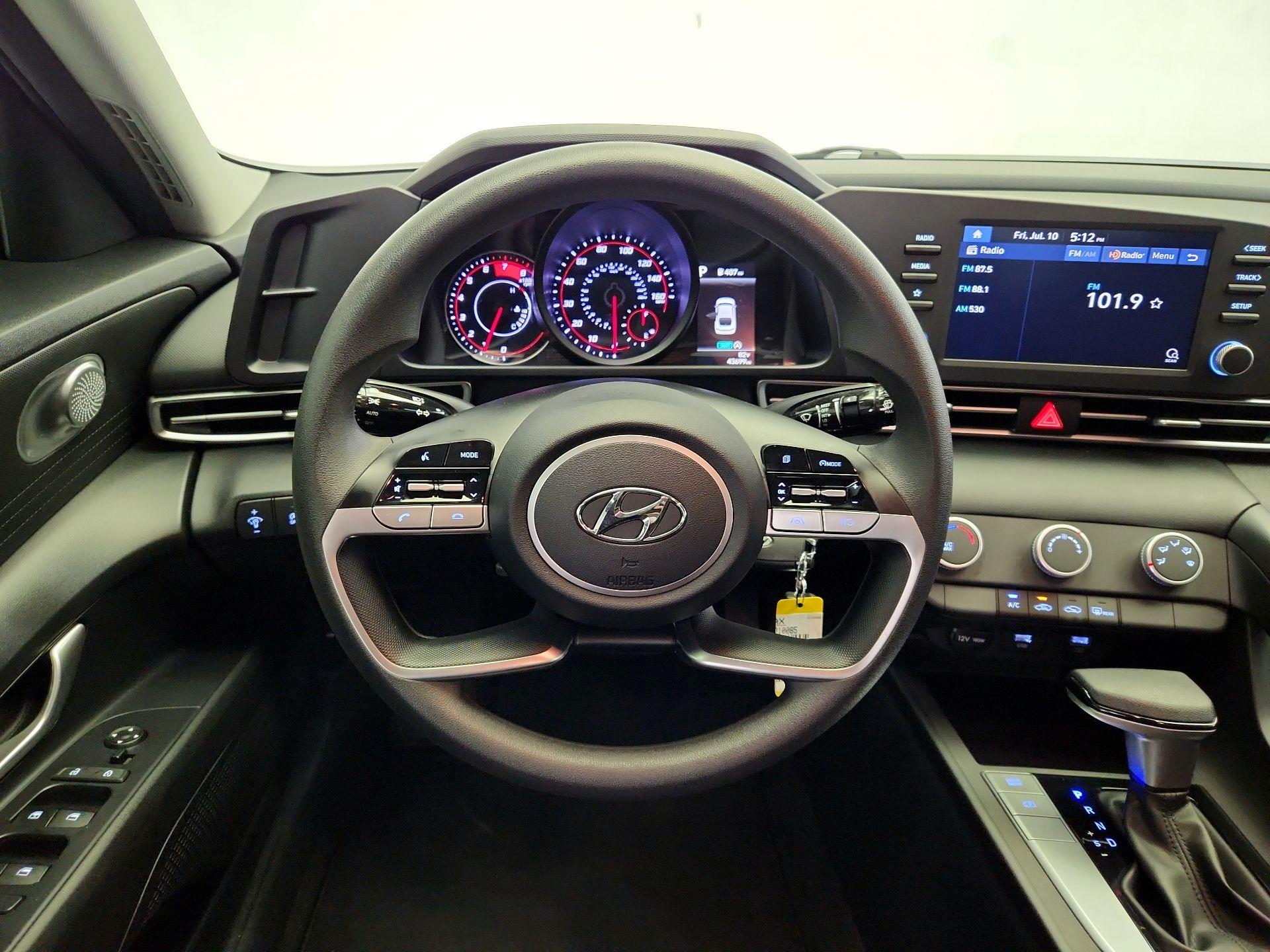 Thumbnail: 2021 Hyundai Elantra - 10