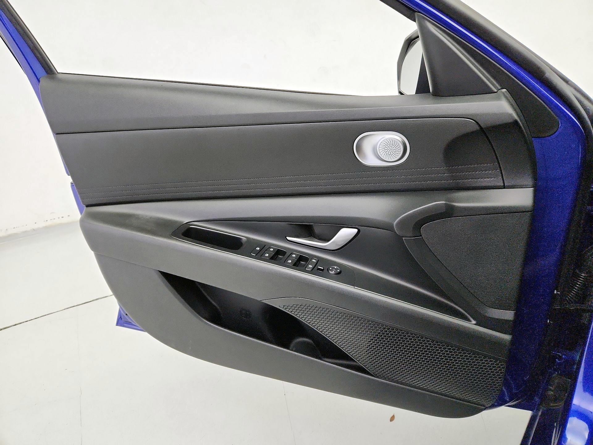 Thumbnail: 2021 Hyundai Elantra - 12