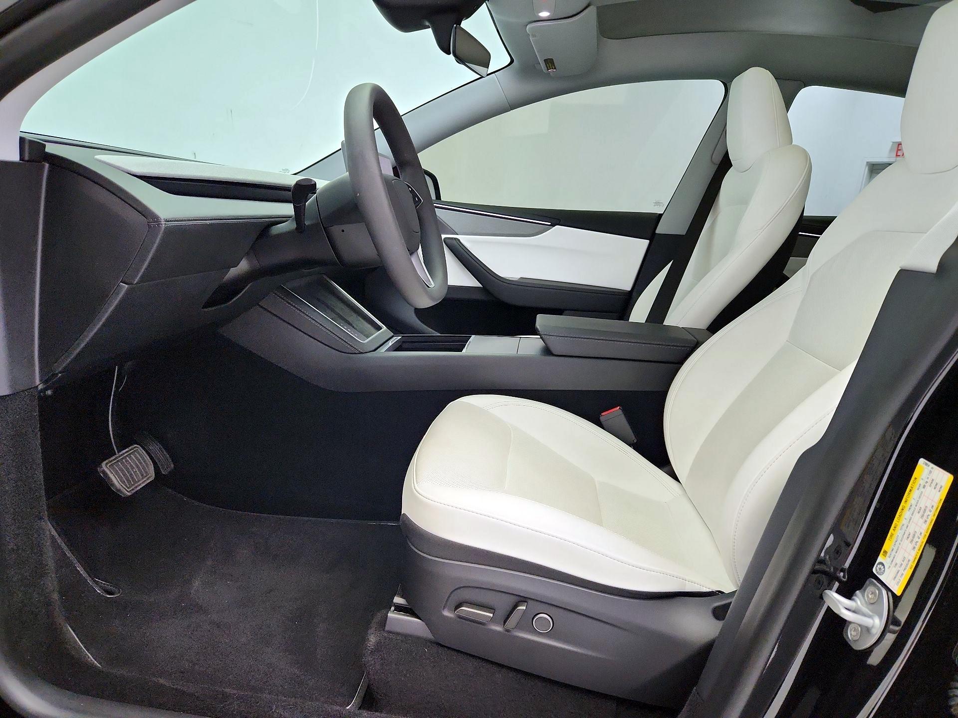 Thumbnail: 2026 Tesla Model Y - 11