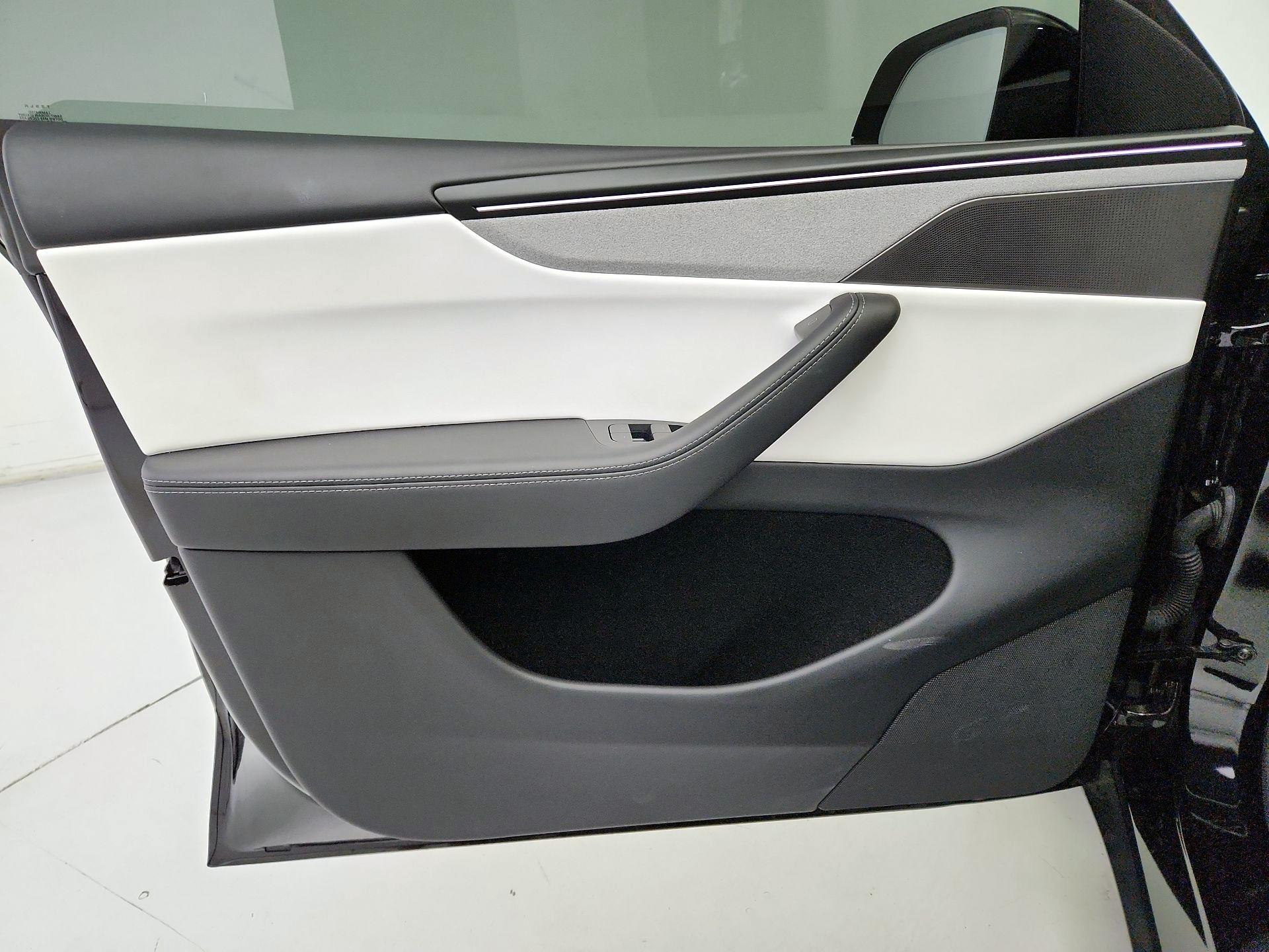 Thumbnail: 2026 Tesla Model Y - 12