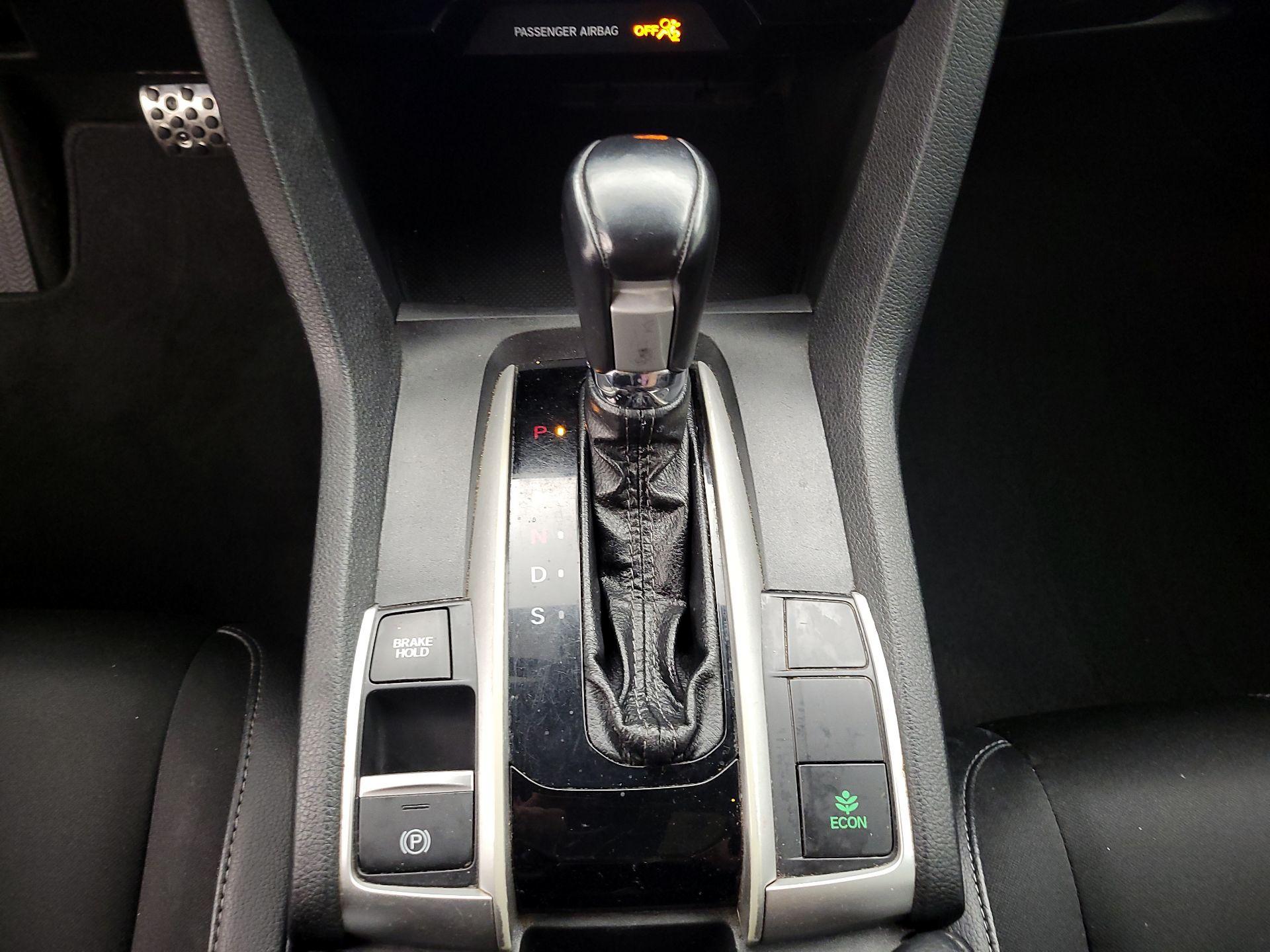 Thumbnail: 2019 Honda Civic - 17