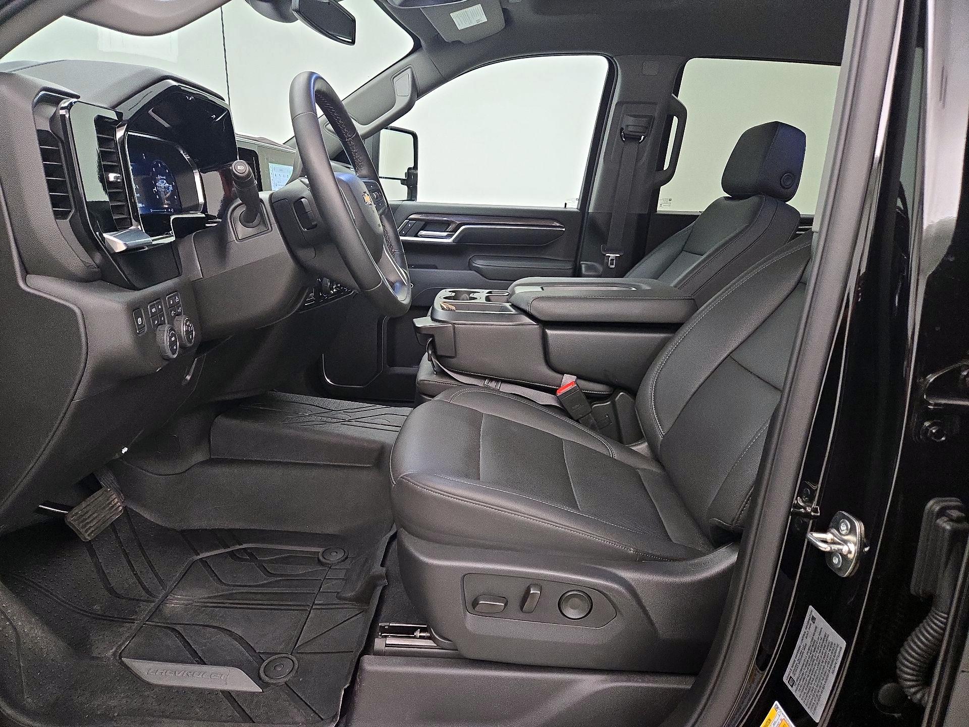 Thumbnail: 2026 Chevrolet Silverado 2500 - 11
