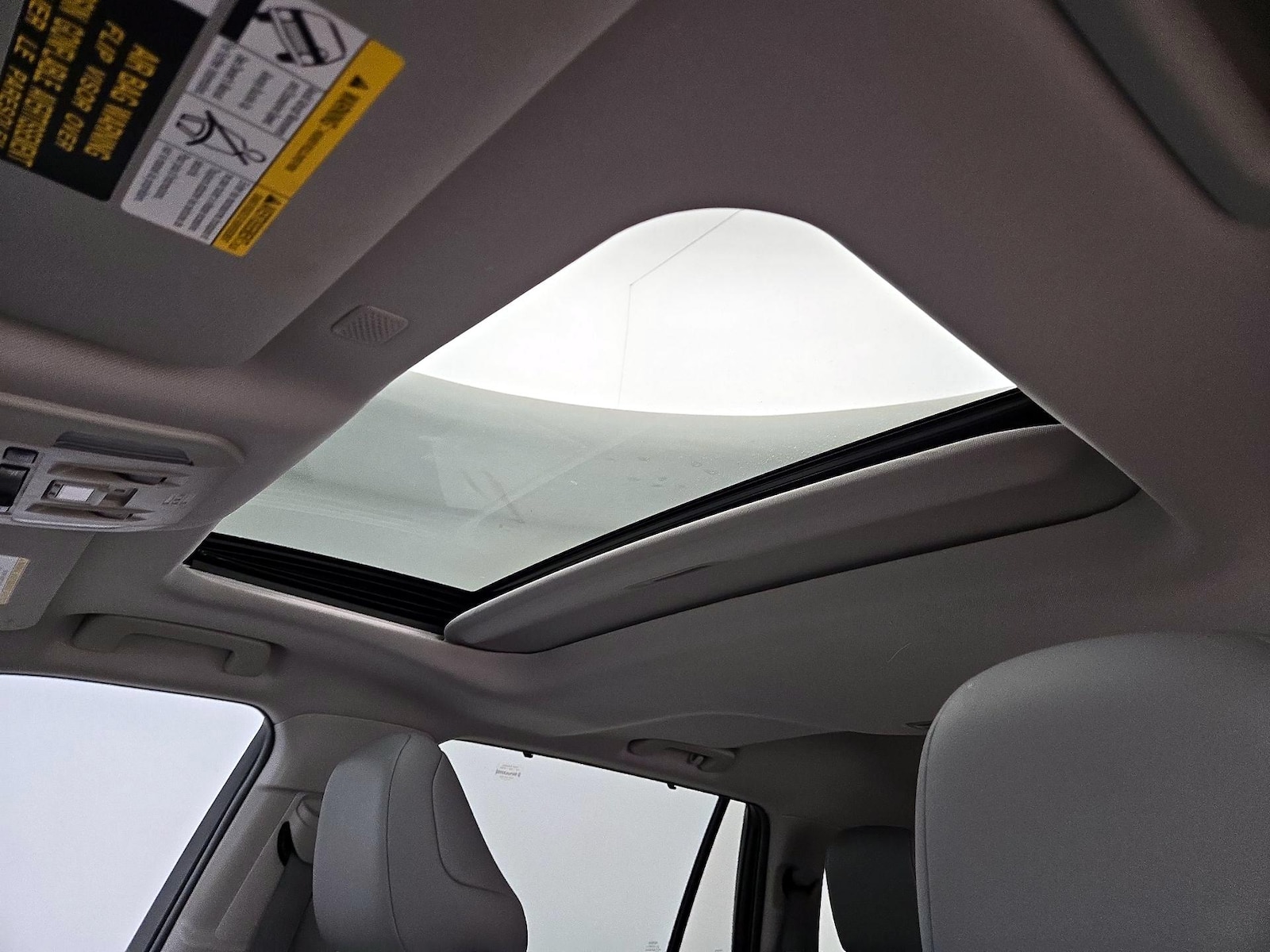 Sunroof(s) & Overhead Airbags