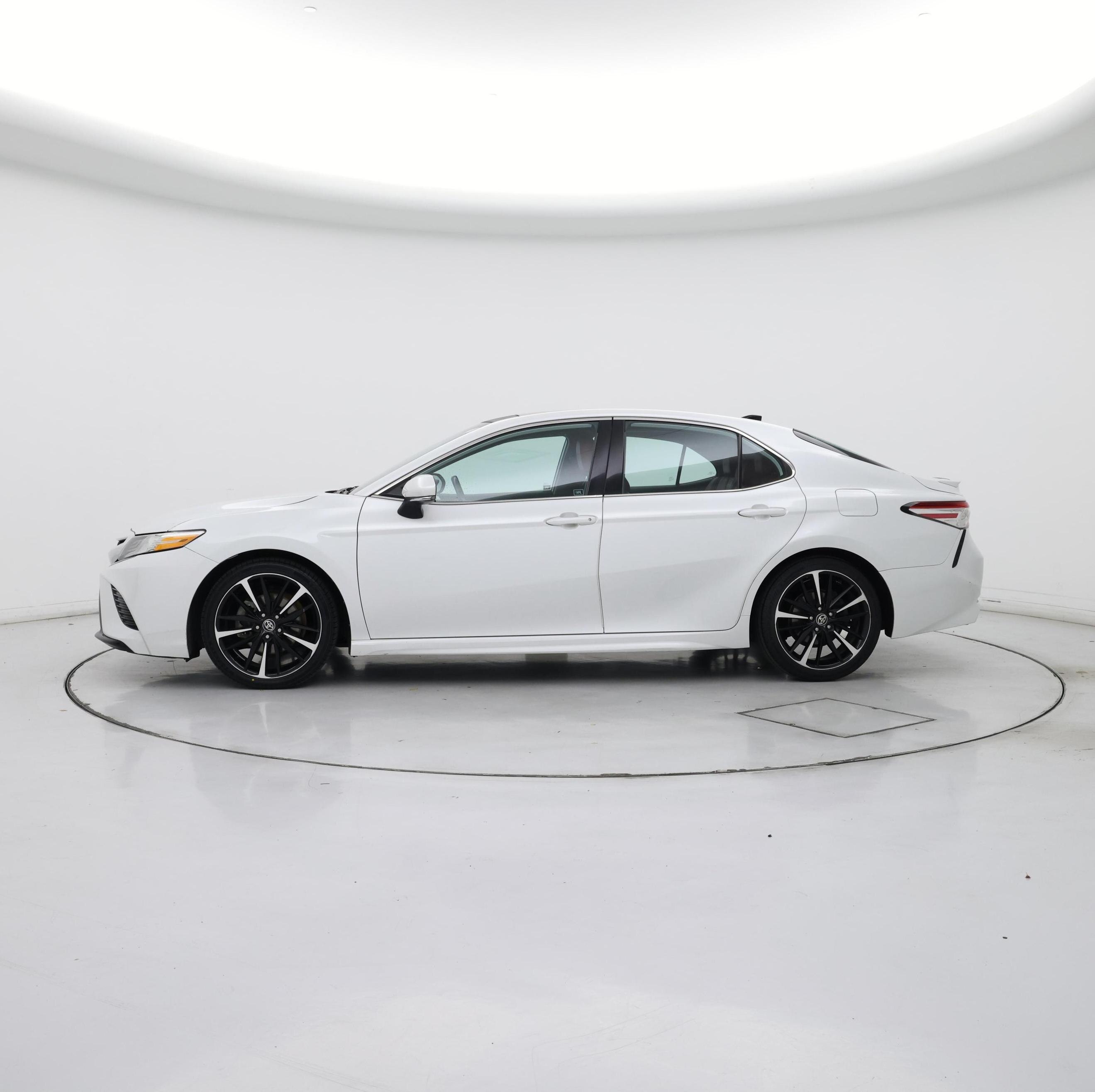 Thumbnail: 2020 Toyota Camry - 3