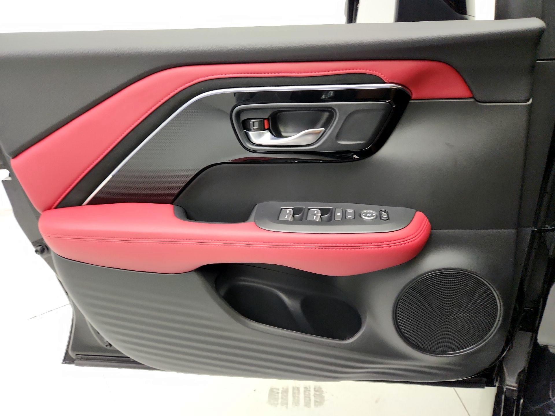 Thumbnail: 2025 Acura ADX - 12