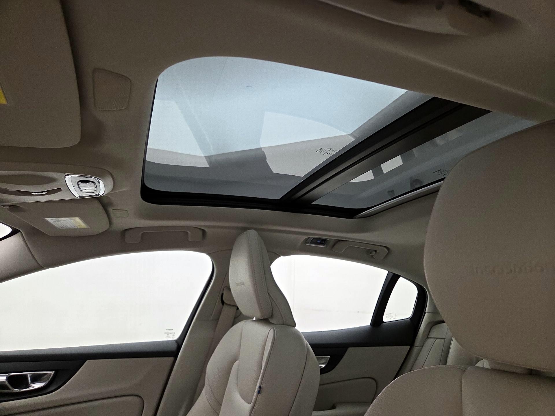 Thumbnail: 2020 Volvo S60 - 19