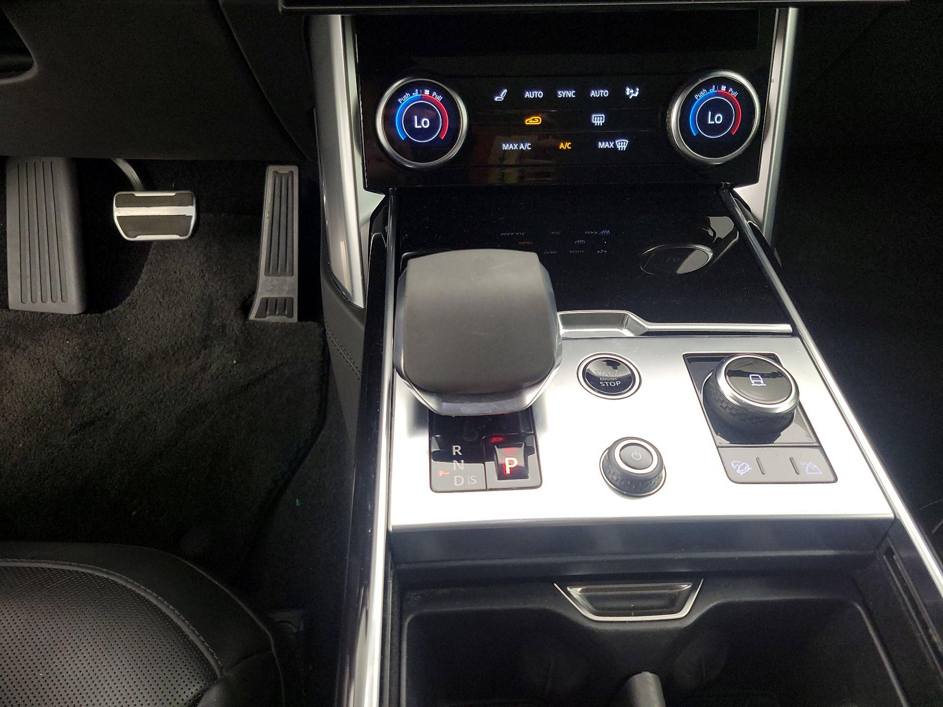 Thumbnail: 2022 Land Rover Range Rover - 18