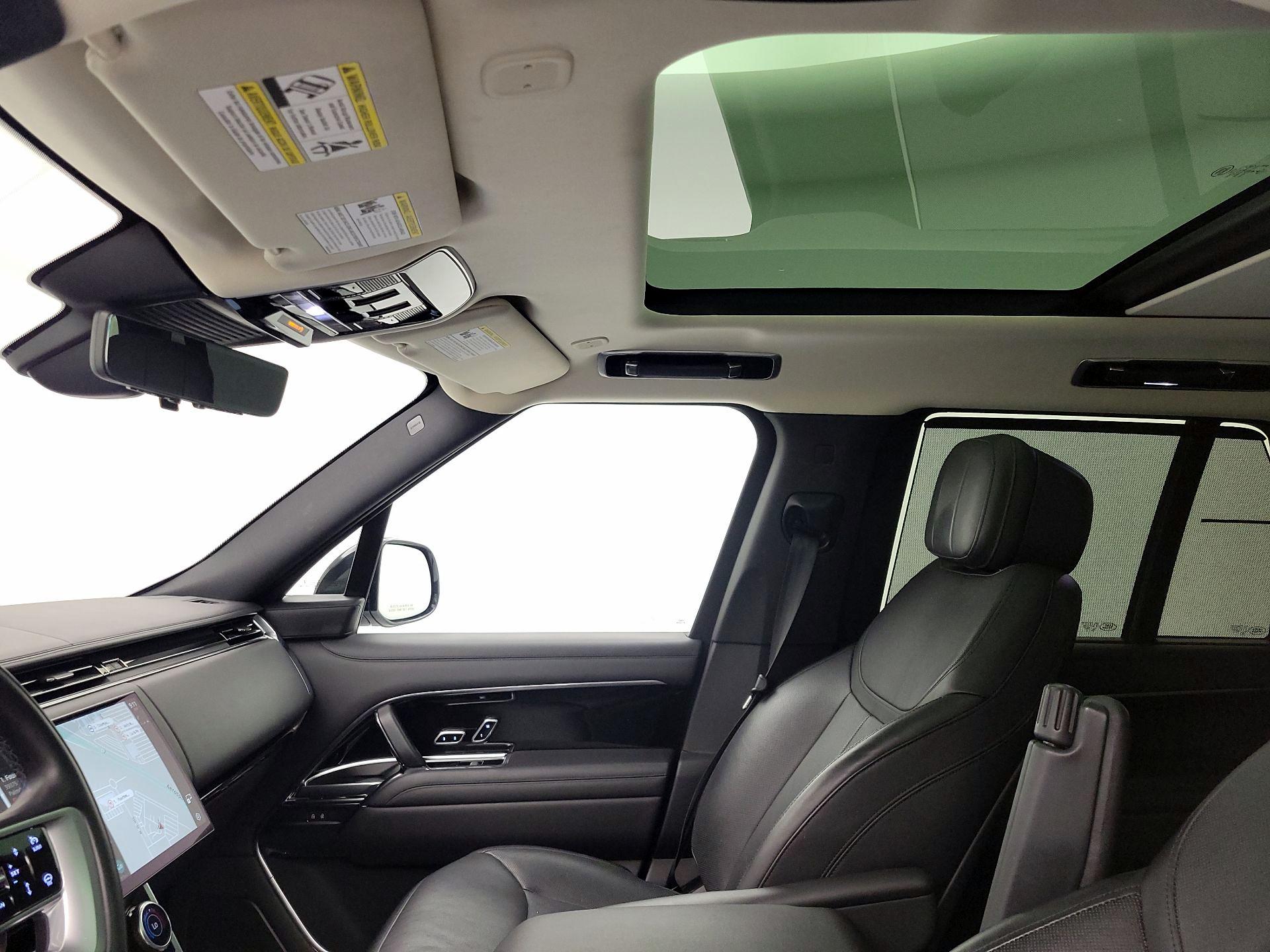 Thumbnail: 2022 Land Rover Range Rover - 19