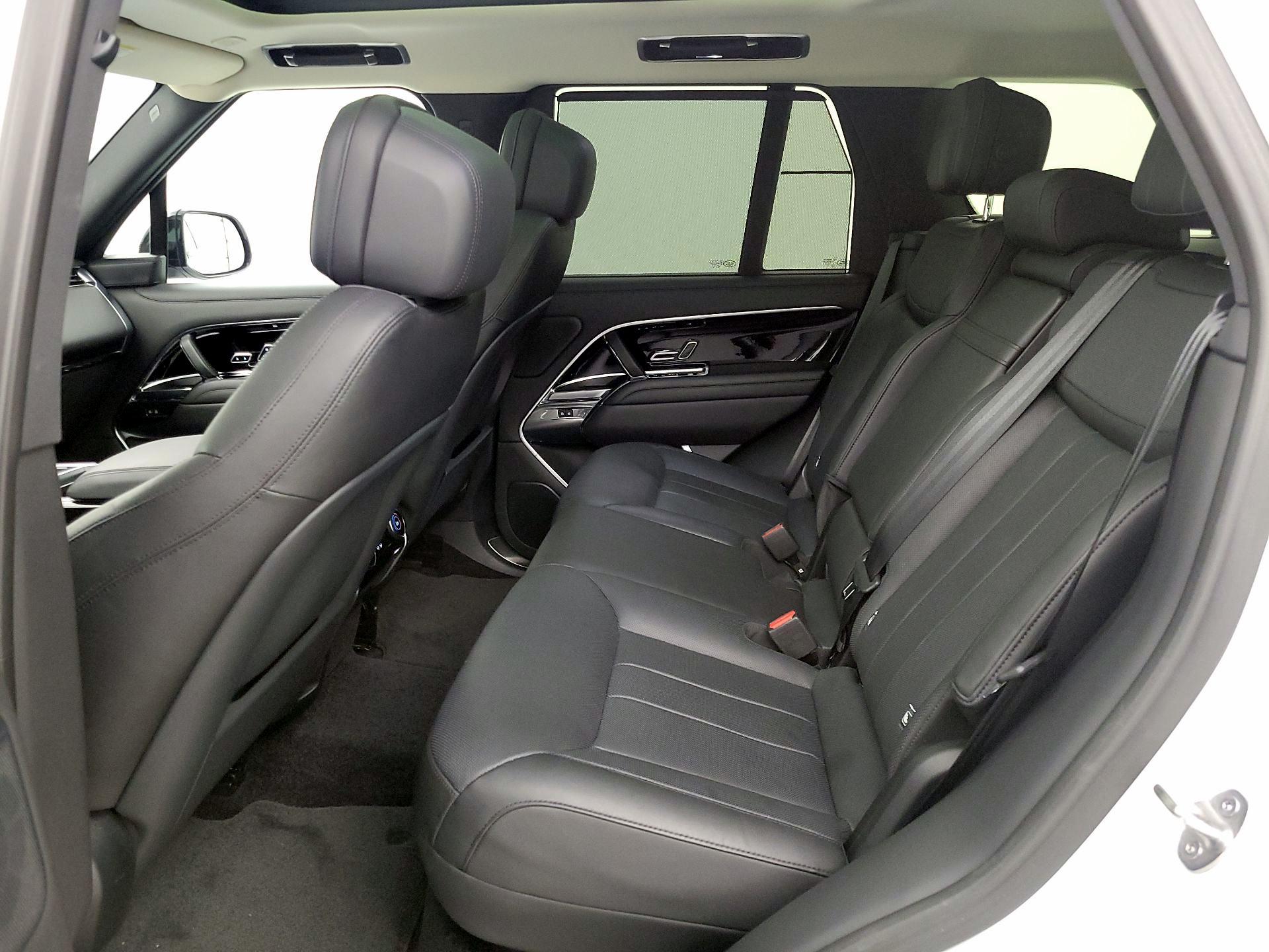 Thumbnail: 2022 Land Rover Range Rover - 20
