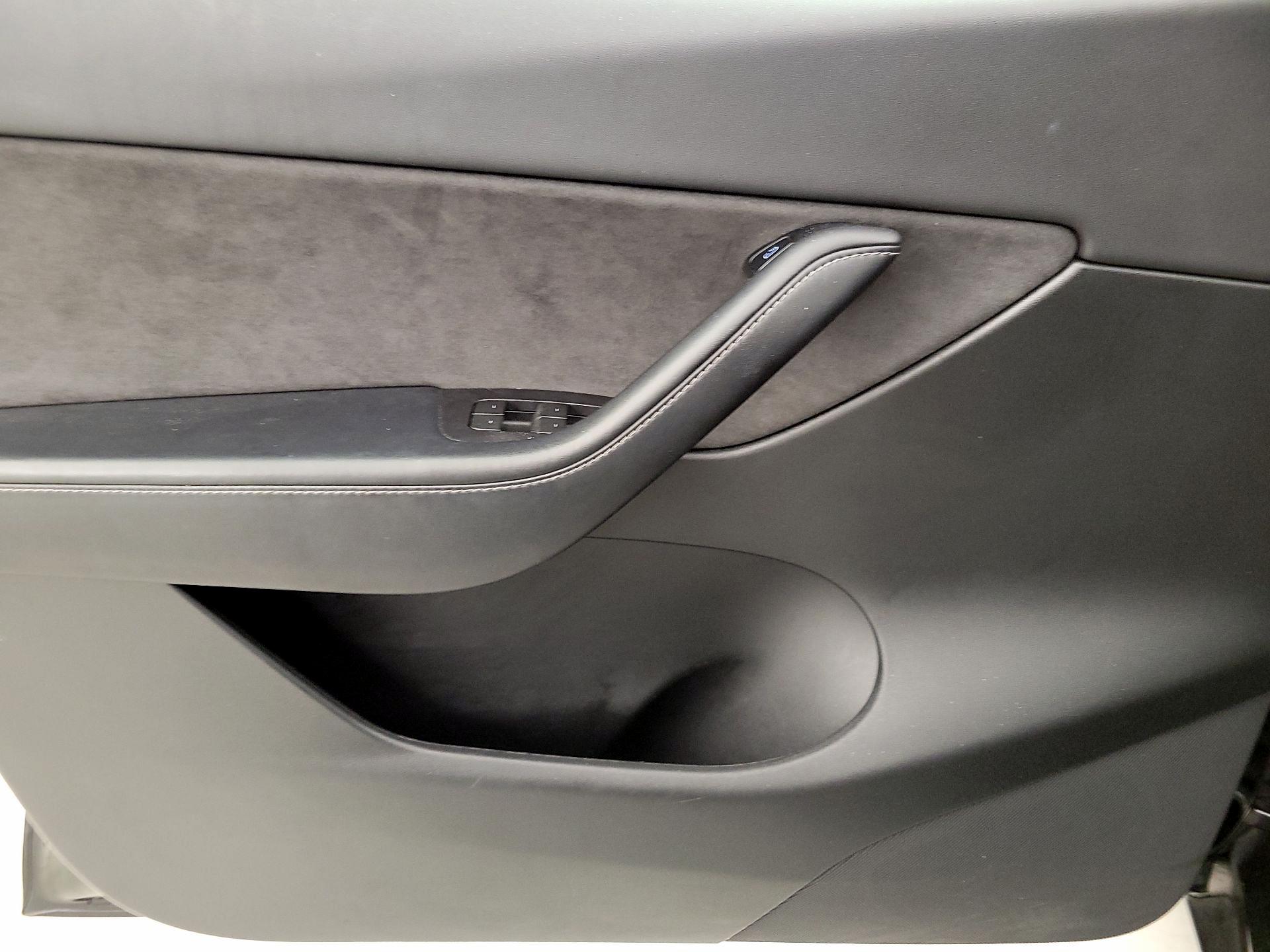 Thumbnail: 2022 Tesla Model Y - 12