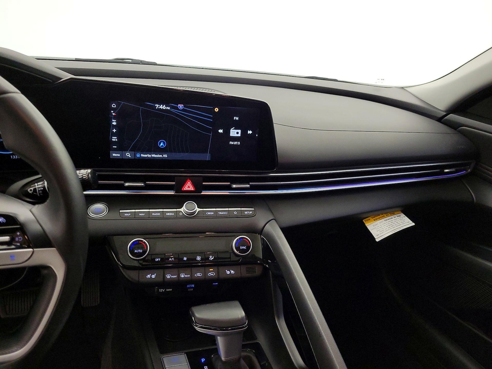2025 Hyundai Elantra Limited - Photo 10