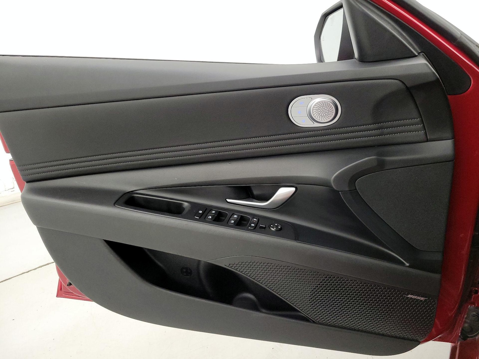 2025 Hyundai Elantra Limited - Photo 13