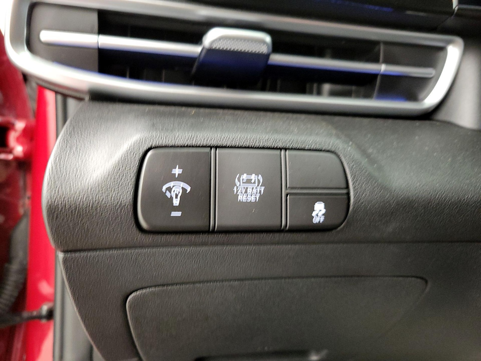 2025 Hyundai Elantra Limited - Photo 14