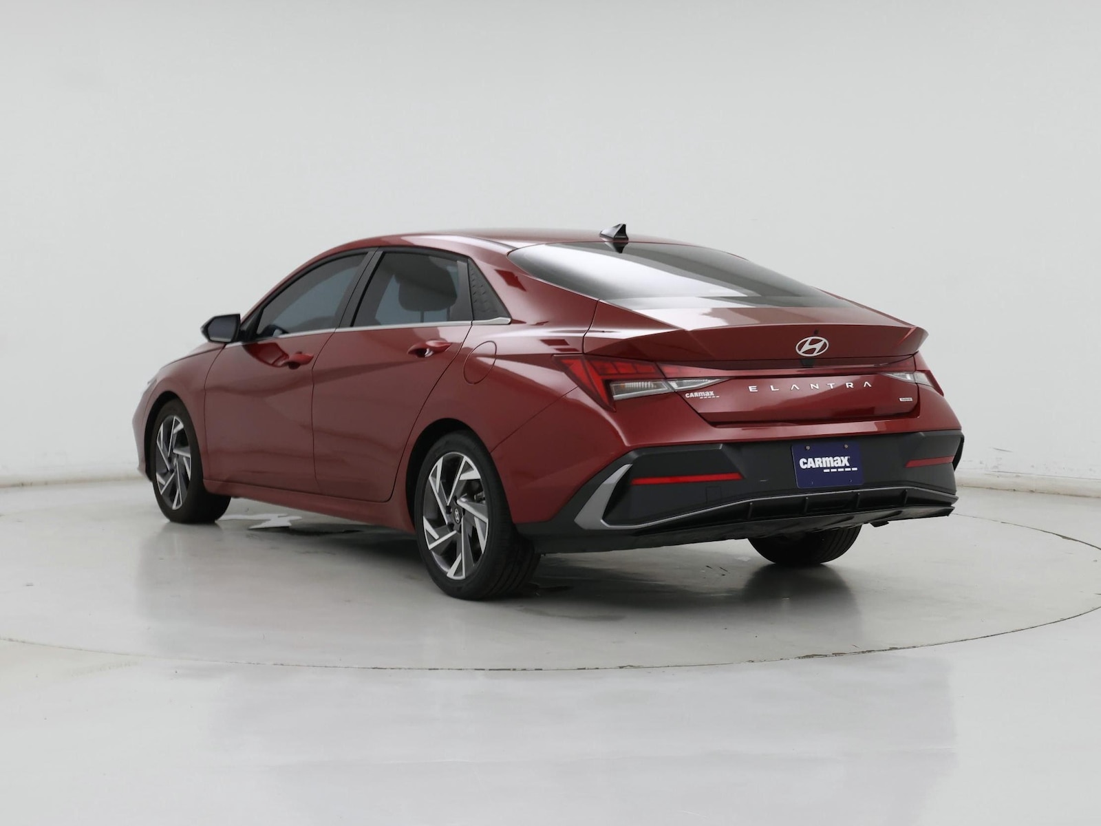 2025 Hyundai Elantra Limited - Photo 3