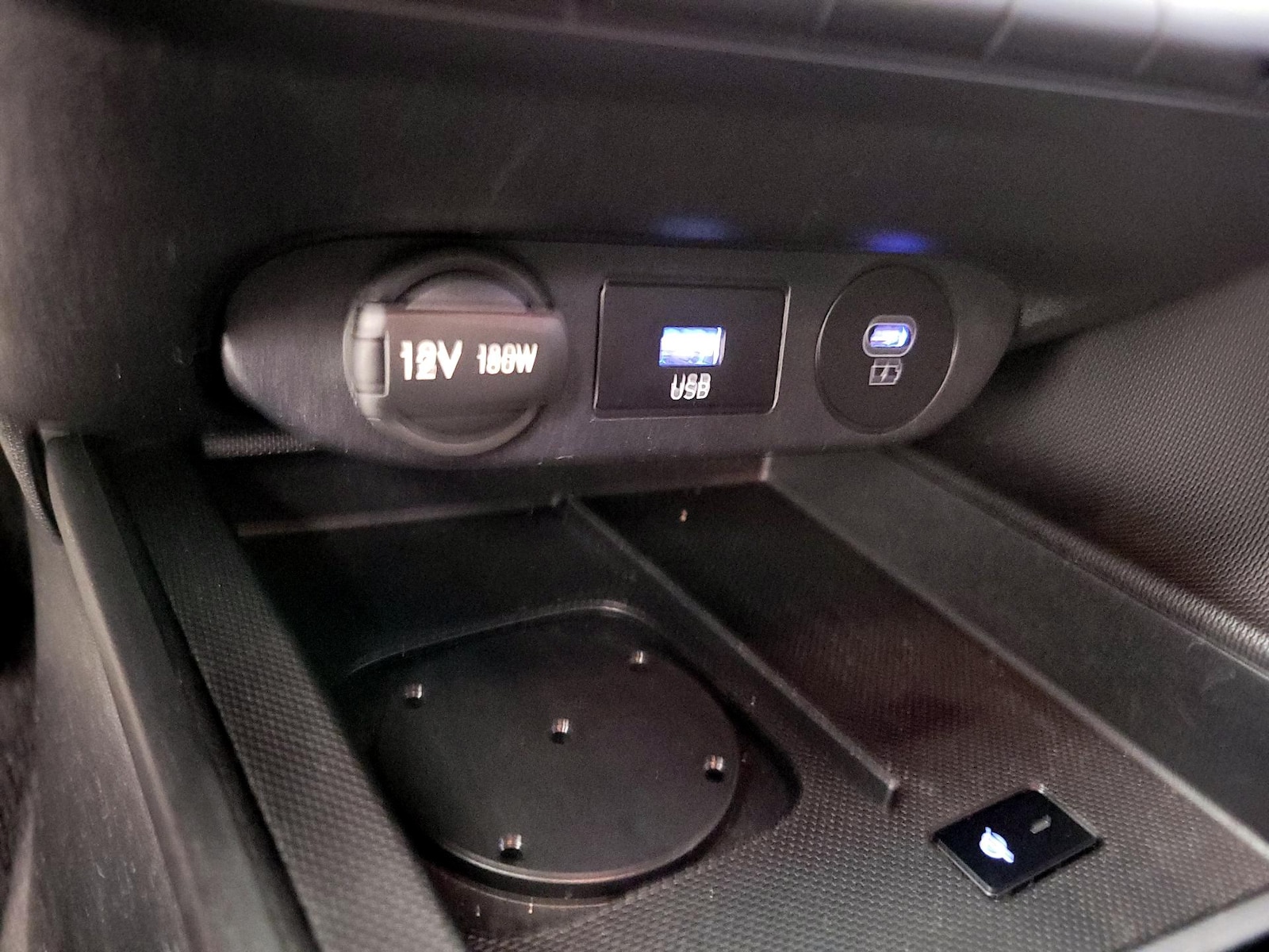 2025 Hyundai Elantra Limited - Photo 20