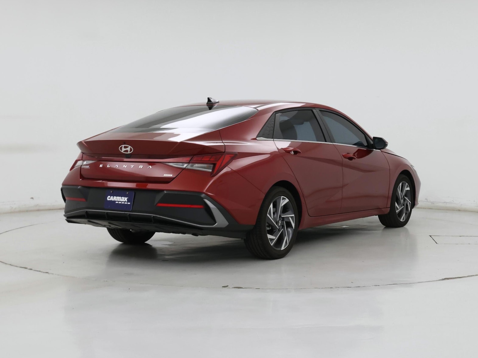 2025 Hyundai Elantra Limited - Photo 9