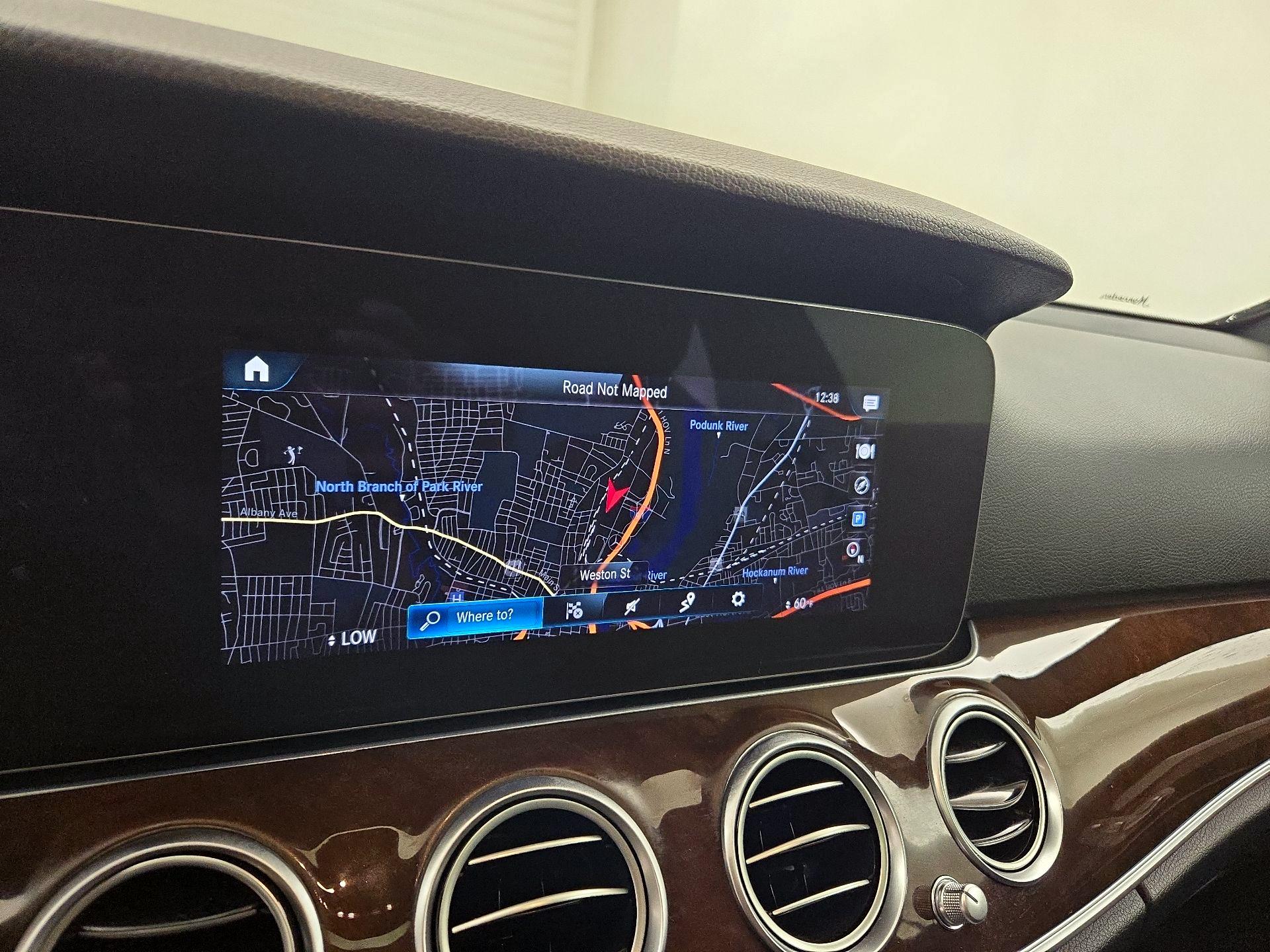 Thumbnail: 2022 Mercedes-Benz E-Class - 14