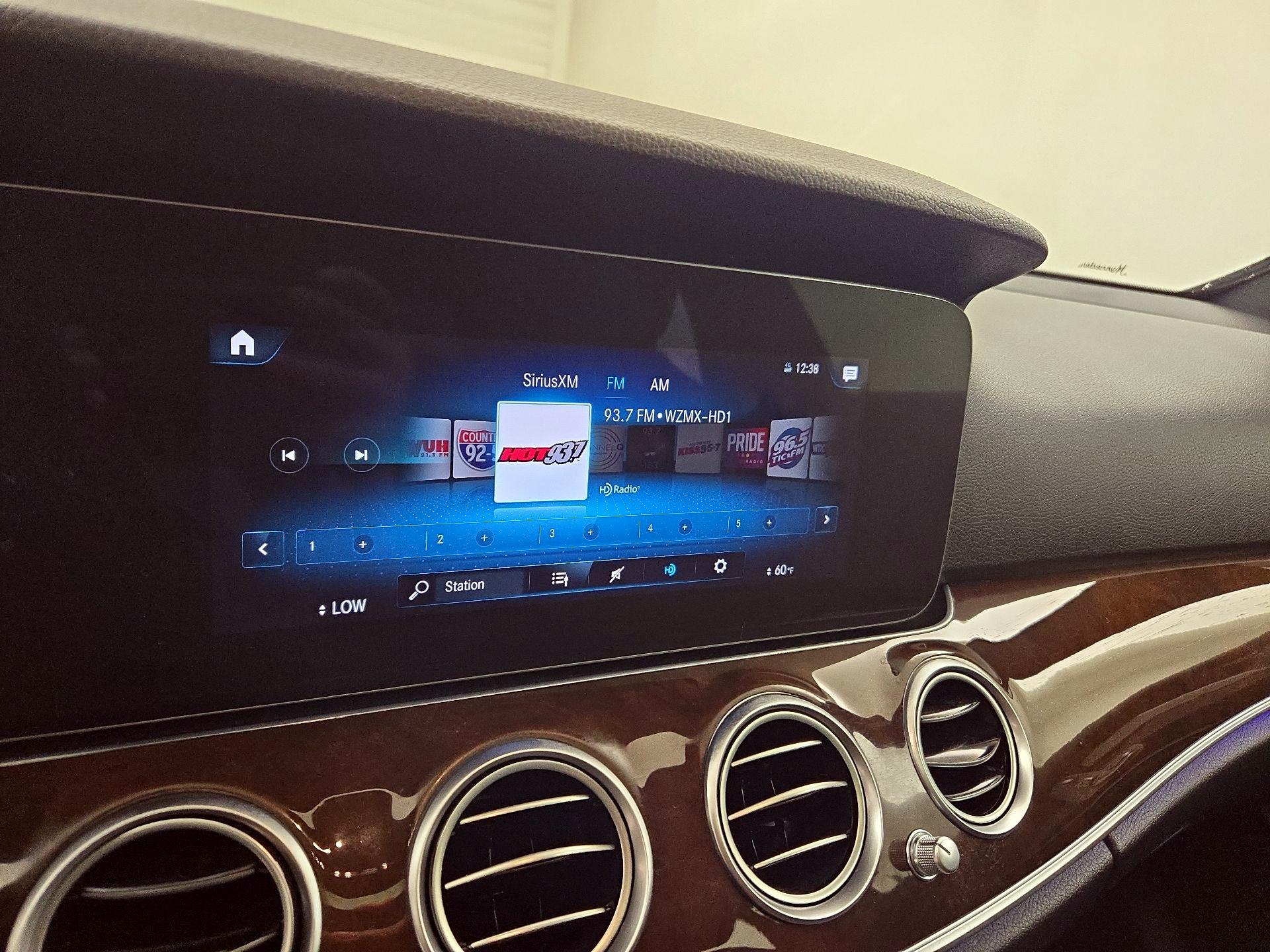 Thumbnail: 2022 Mercedes-Benz E-Class - 16