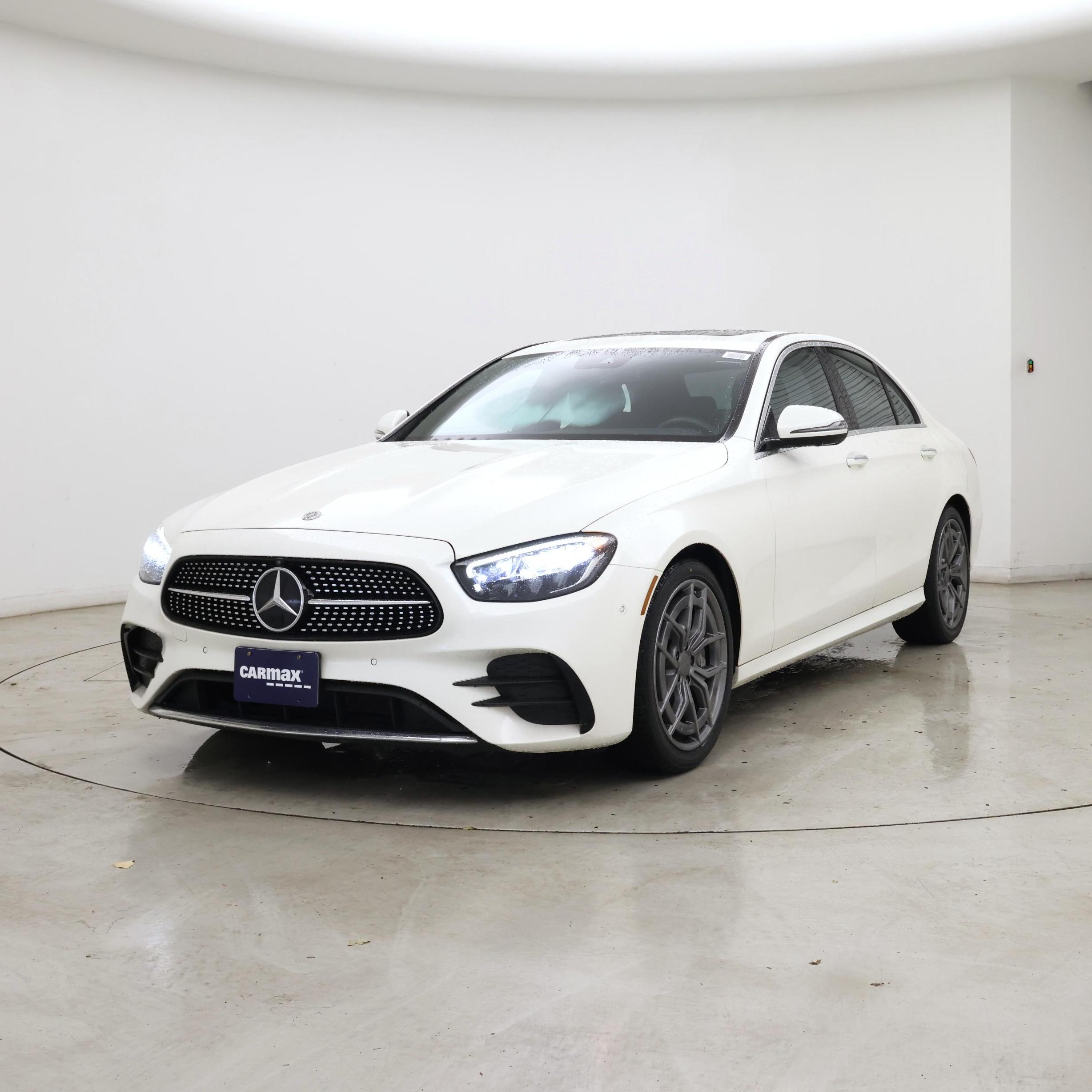 Thumbnail: 2022 Mercedes-Benz E-Class - 4