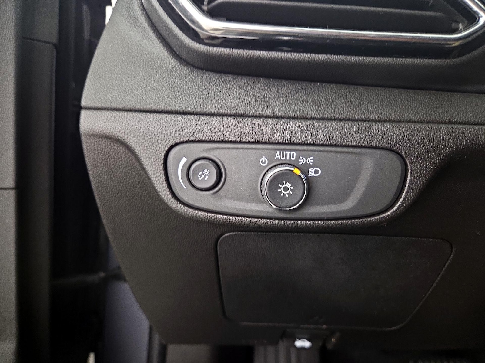 2023 Chevrolet Bolt EUV LT - Photo 14