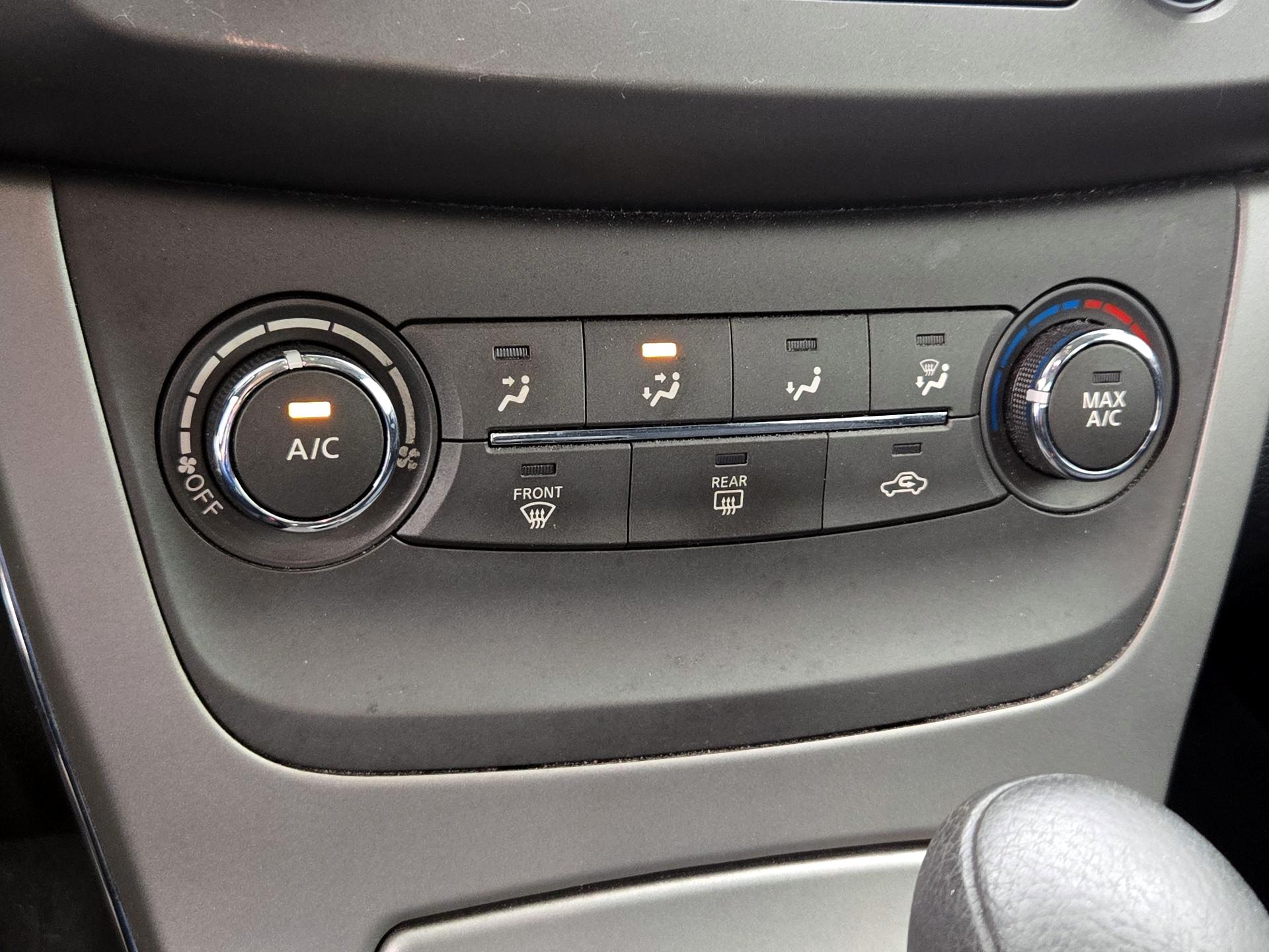 Thumbnail: 2014 Nissan Sentra - 15