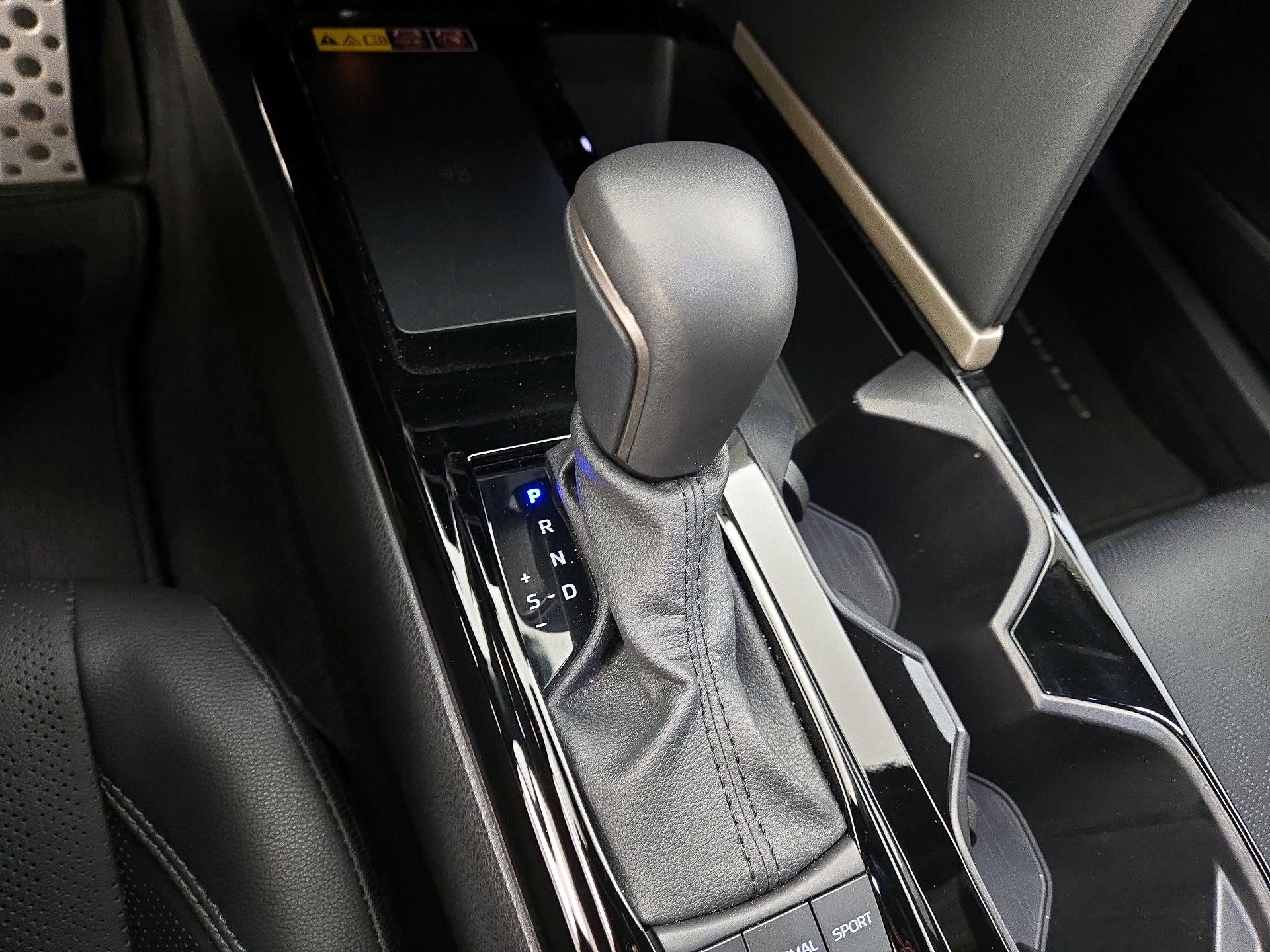 Thumbnail: 2025 Toyota Camry - 18