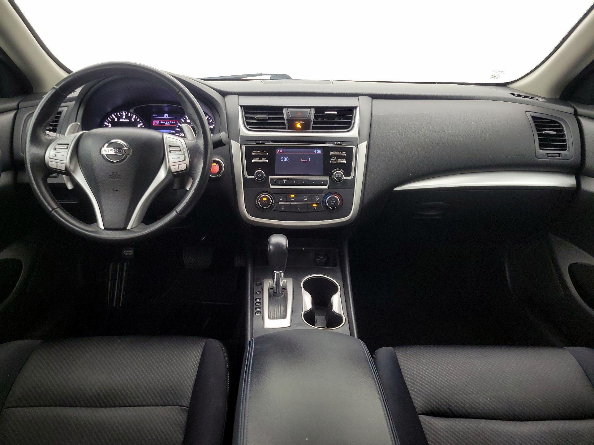 Thumbnail: 2017 Nissan Altima - 9