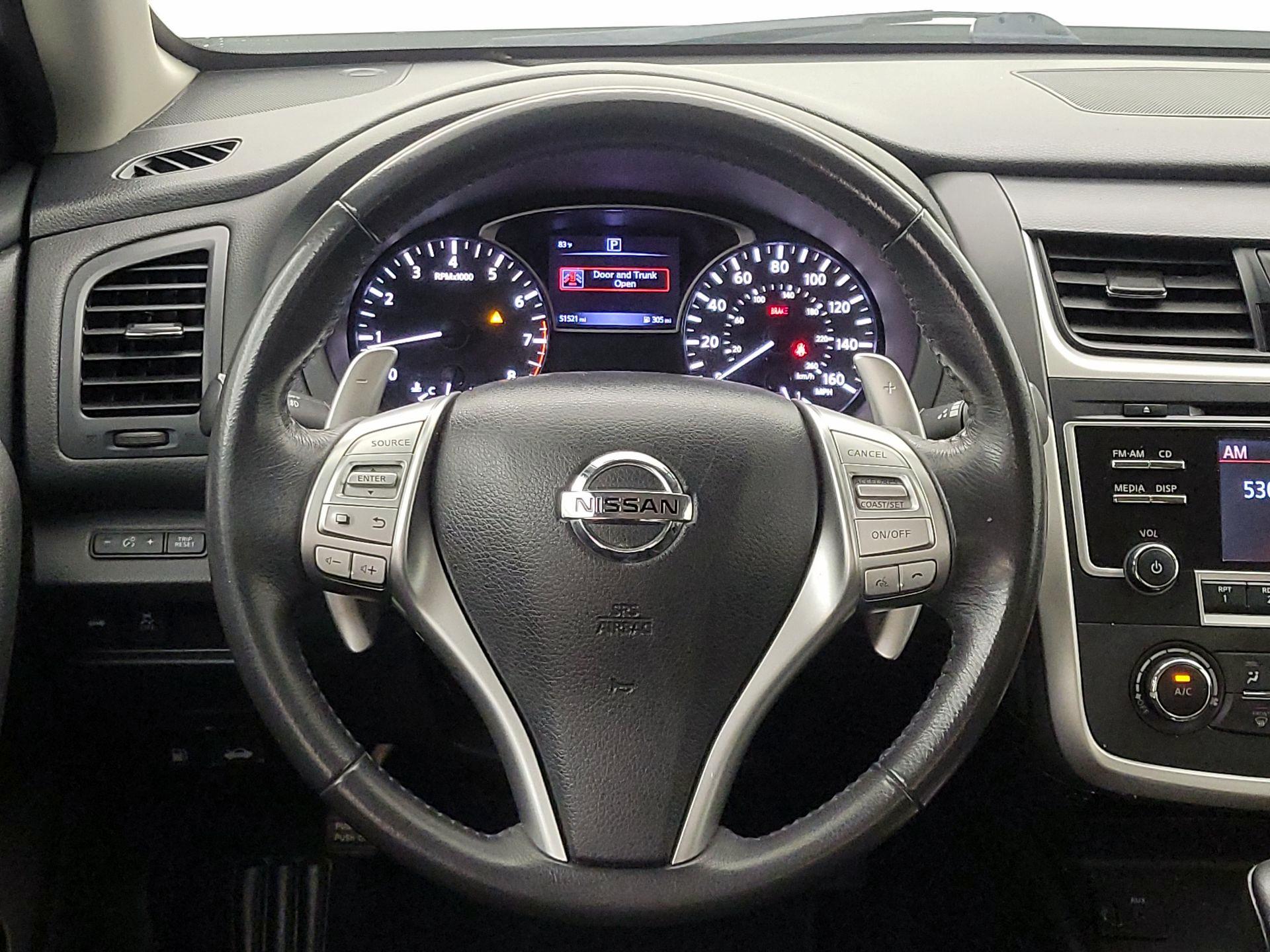 Thumbnail: 2017 Nissan Altima - 10