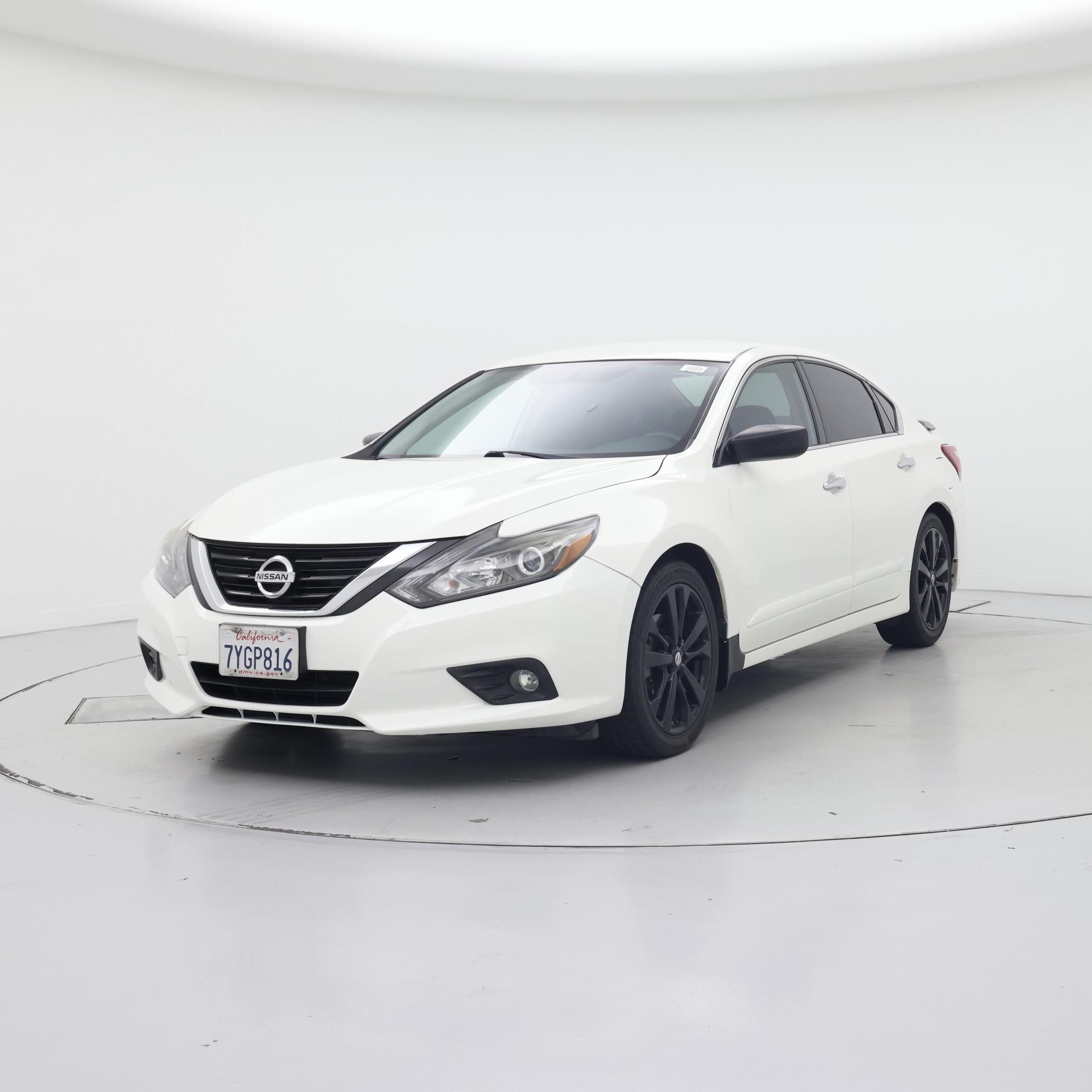 Thumbnail: 2017 Nissan Altima - 4