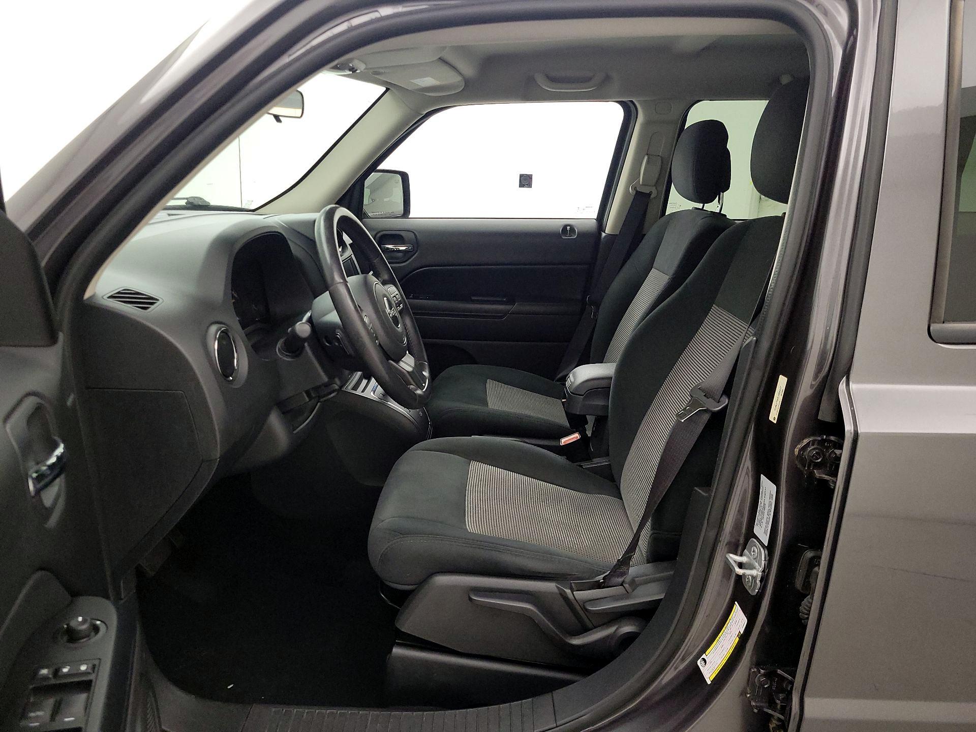 Thumbnail: 2014 Jeep Patriot - 11