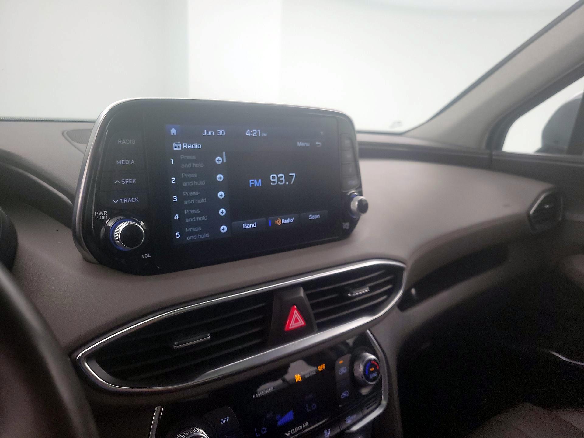 Thumbnail: 2019 Hyundai Santa Fe - 16